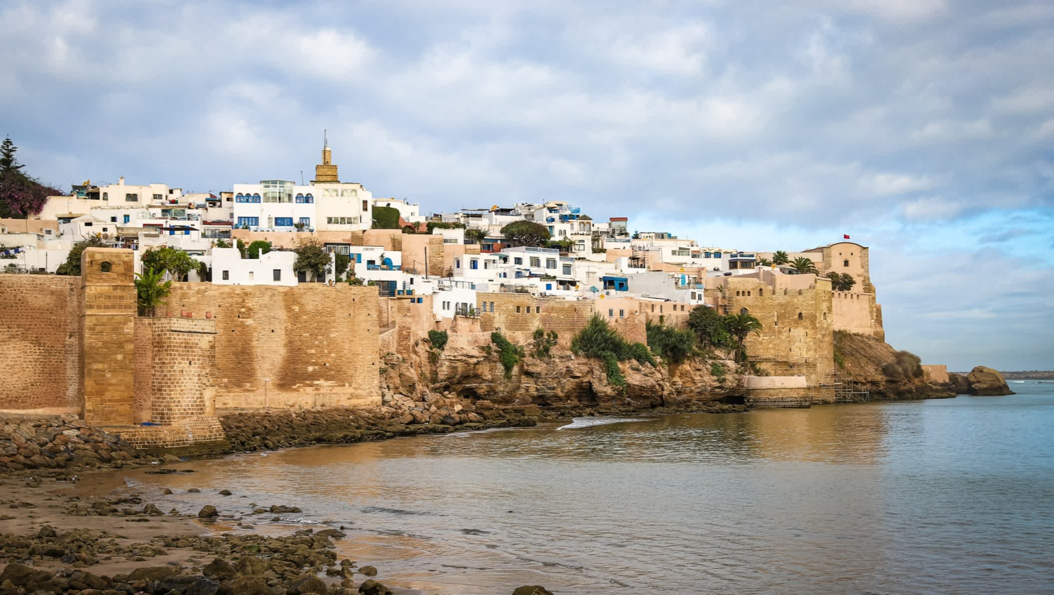 Bâtiments historiques en bord de mer, Maroc