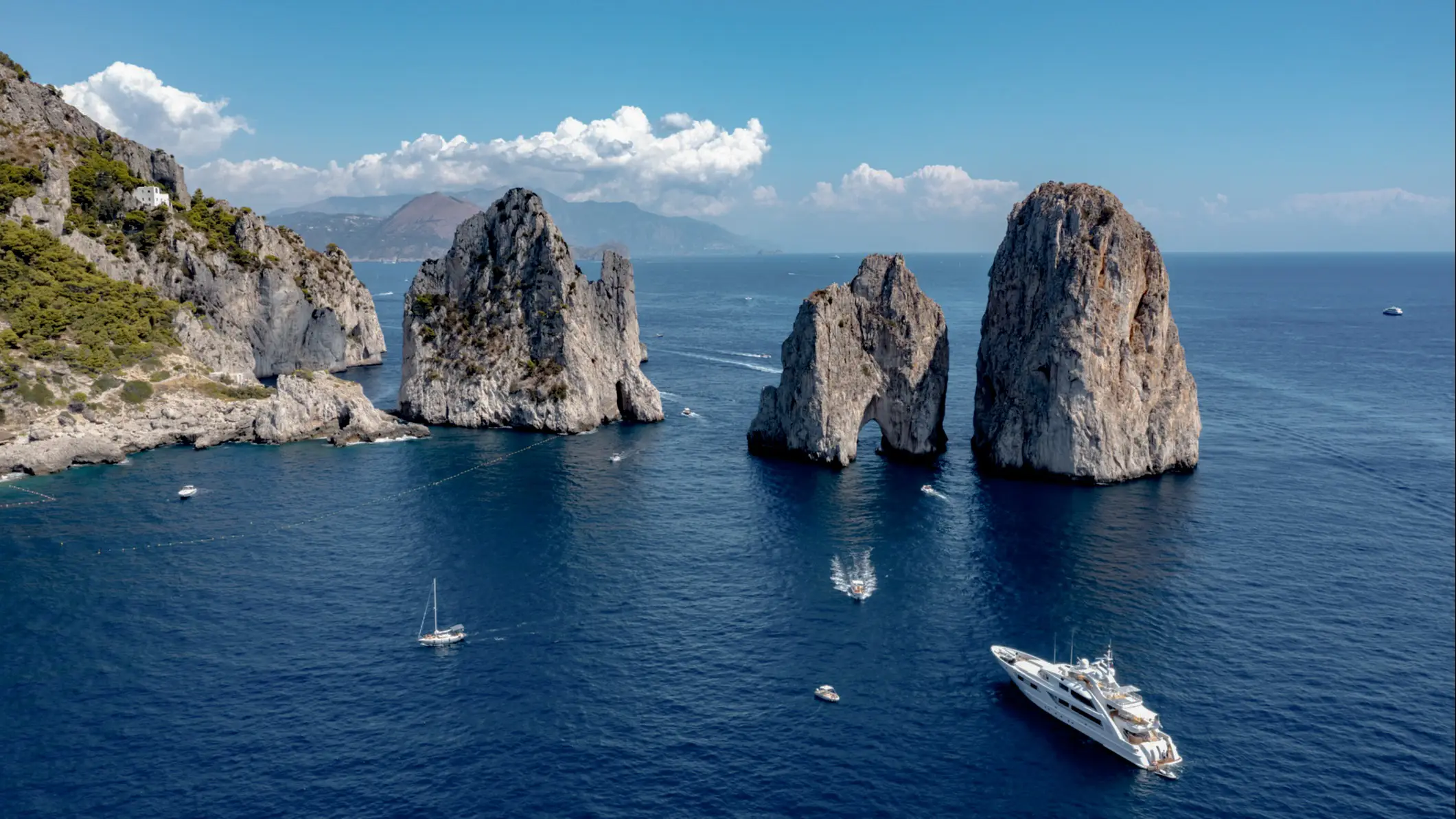 Île de Capri, Côte Amalfitaine, Italie Photo de la mer au large de l'île de Capri