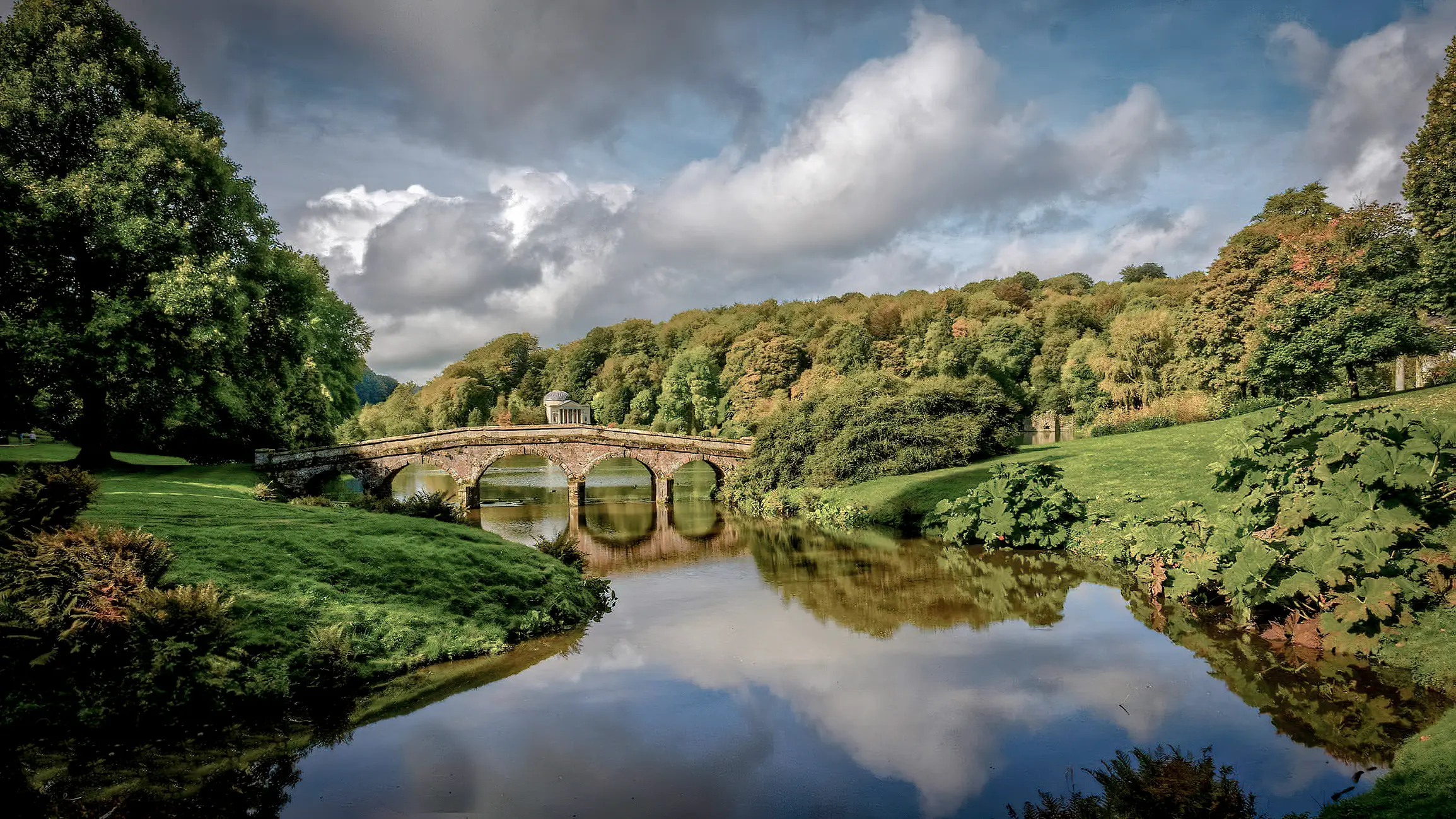 Vue sur l'eau, Jardin anglais, Royaume-Uni