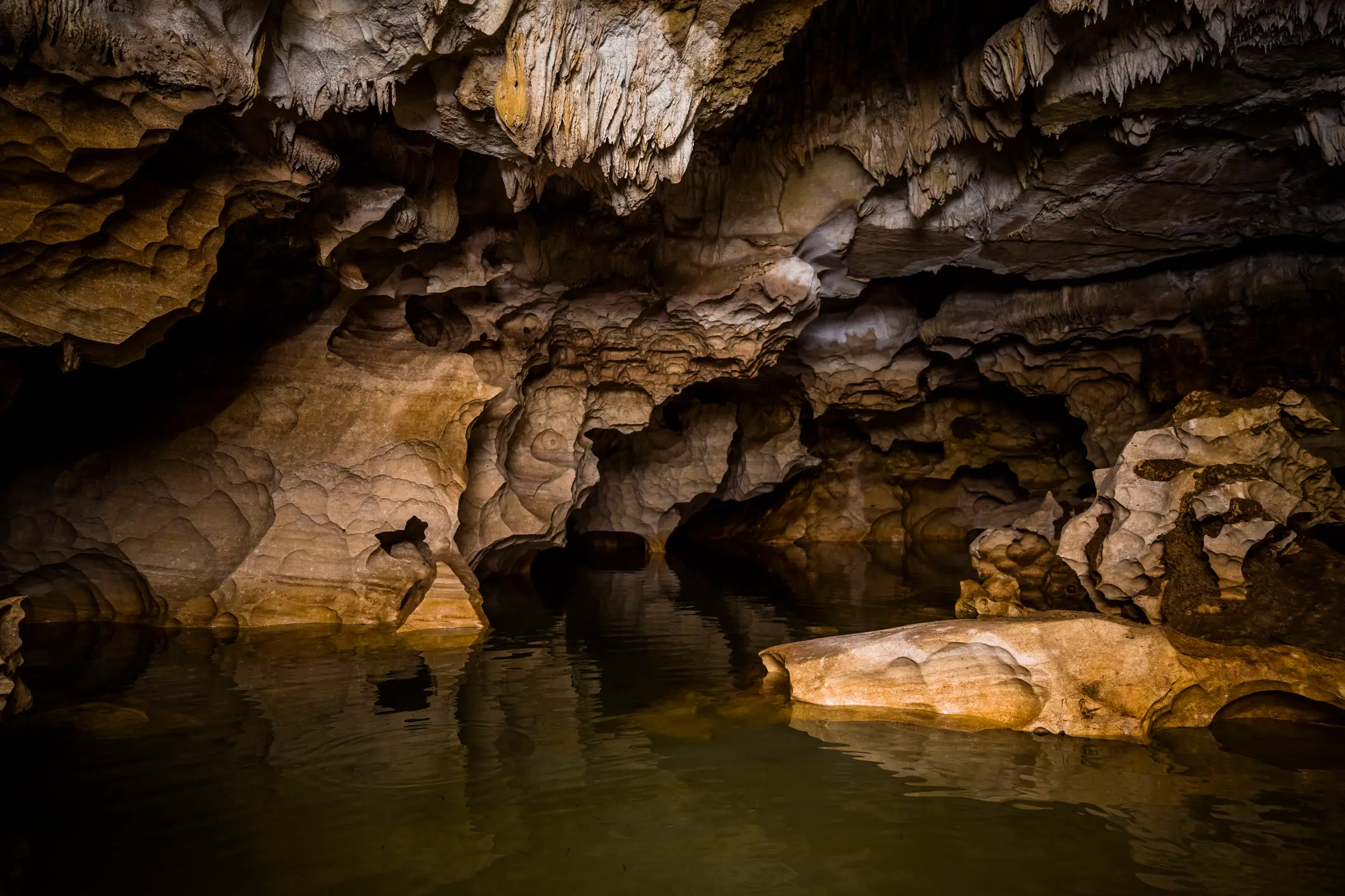 Kalksteinhöhlen im Dschungel, Belize

