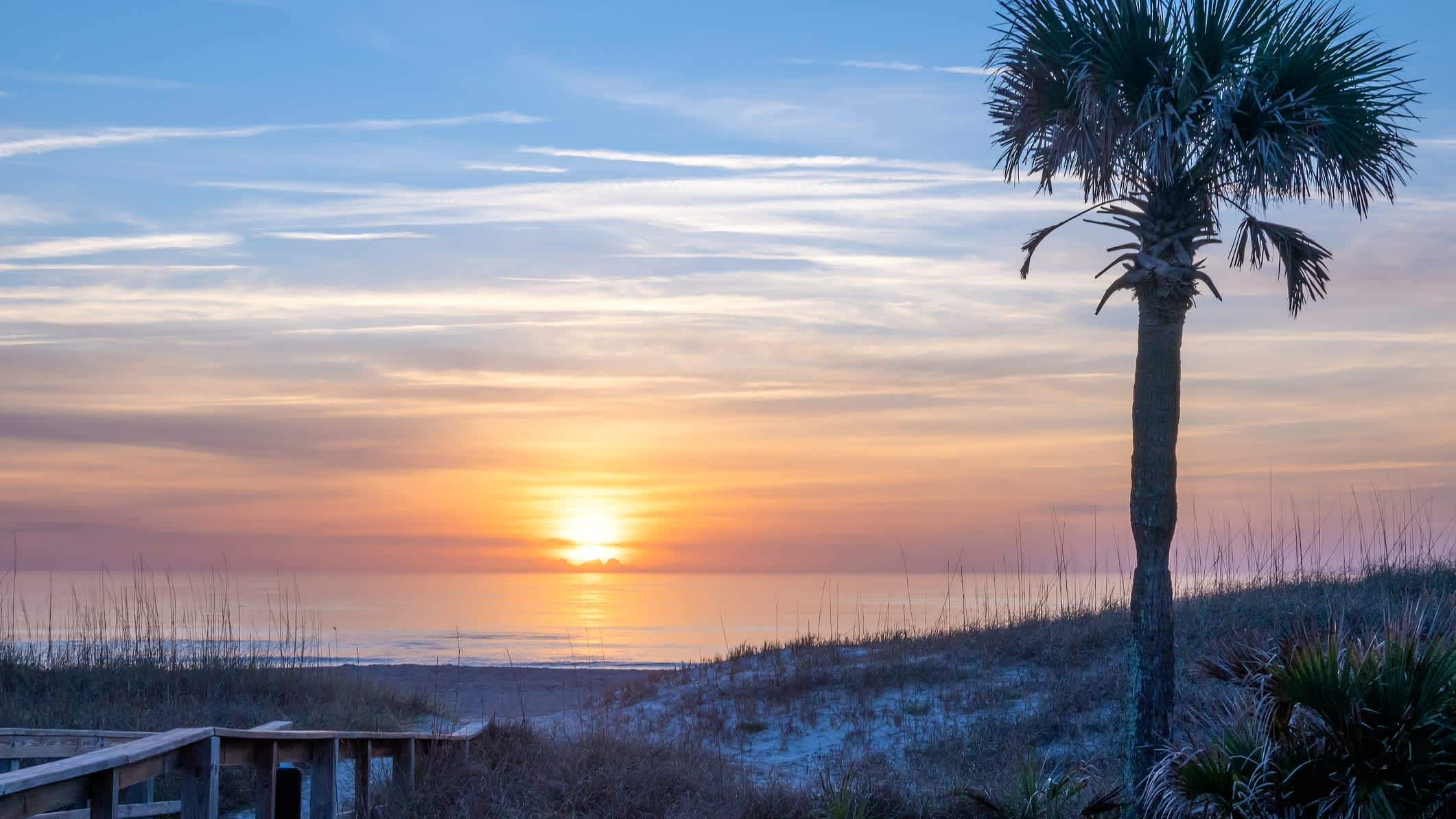 Coucher de soleil sur la plage de Fernandina, île d'Amelia en Floride