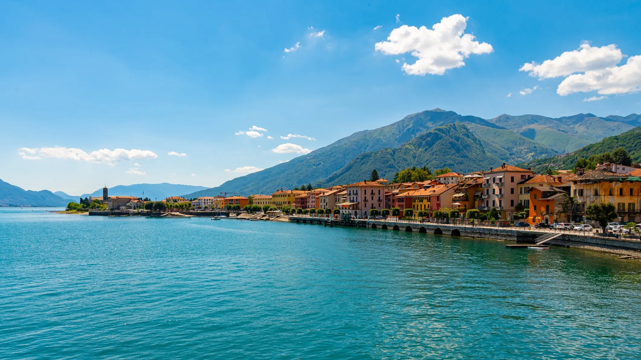 Italie, Lac de Côme, Gravedona Vue sur les rives de Gravedona, au bord du lac de Côme, en Lombardie, en Italie.