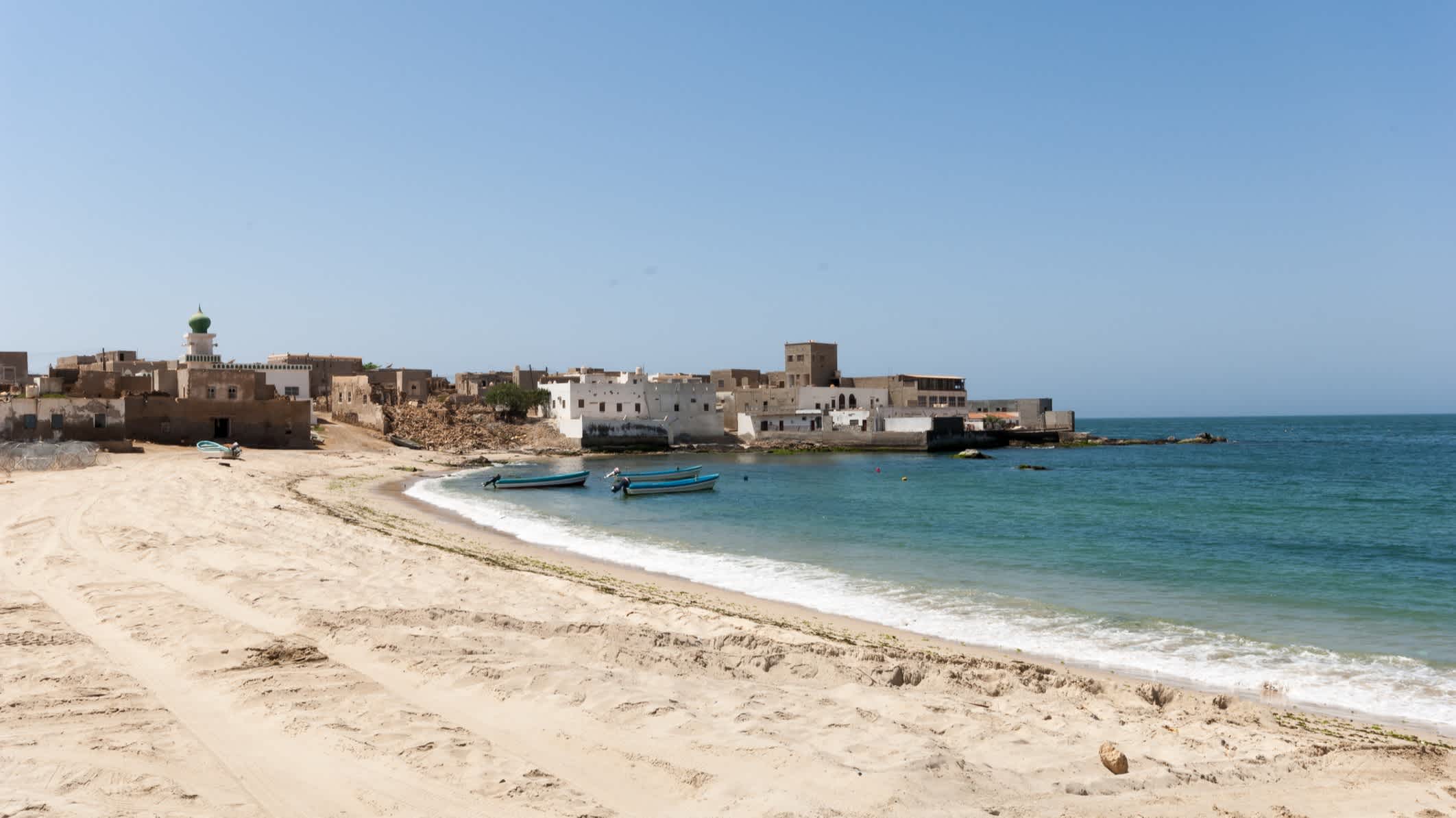 Der Ansicht auf den Strand von Mirbat, Salalah, Oman.