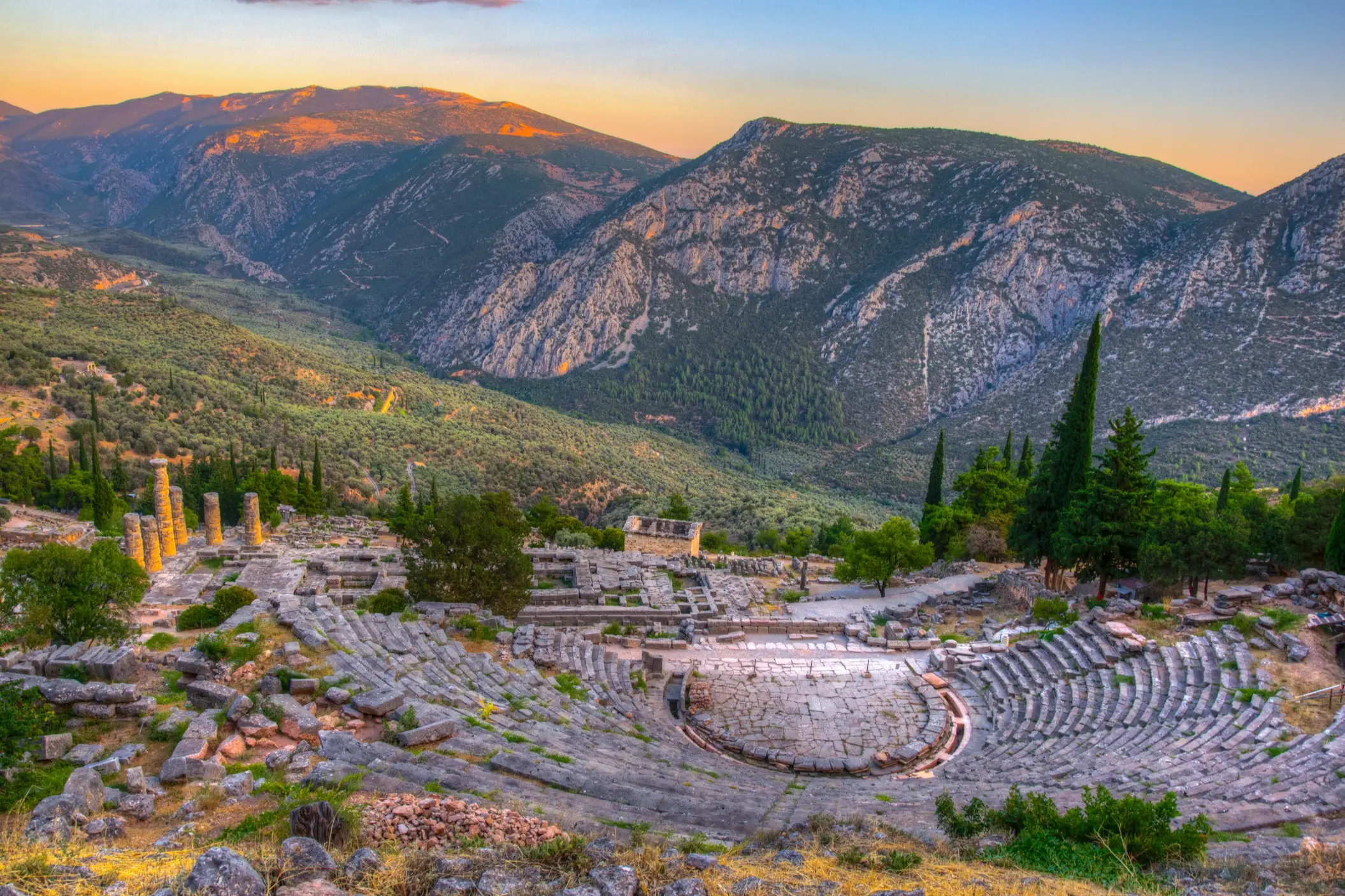Ruines du théâtre antique de Delphes, en Grèce