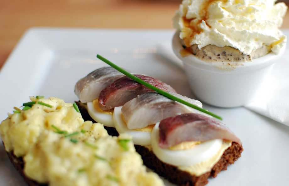 Essen in Island: Top 12 isländischen Spezialitäten