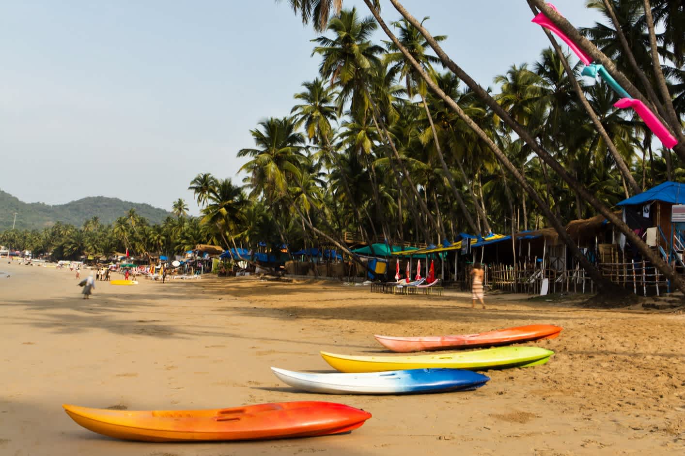 Sud de l'Inde, planches de surf étendues sur la plage.