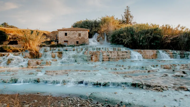 Thermalquellen Saturnia, Naturbad mit heilendem Wasser. Saturnia, Toskana, Italien.