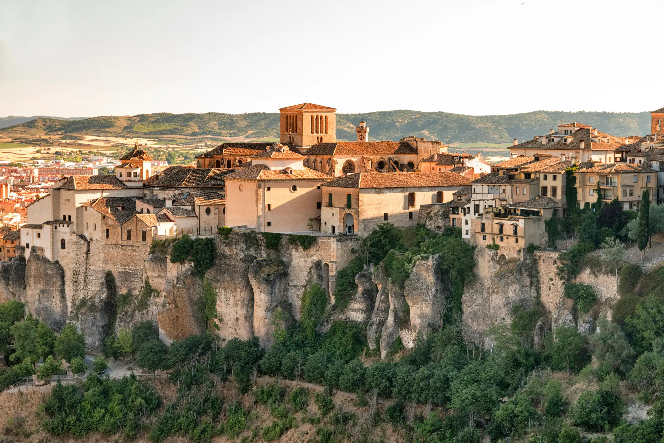 Spanien, Kastilien-La Mancha, Cuenca Blick auf die berühmten Casas Colgadas in Cuenca, Kastilien-La Mancha, Spanien.