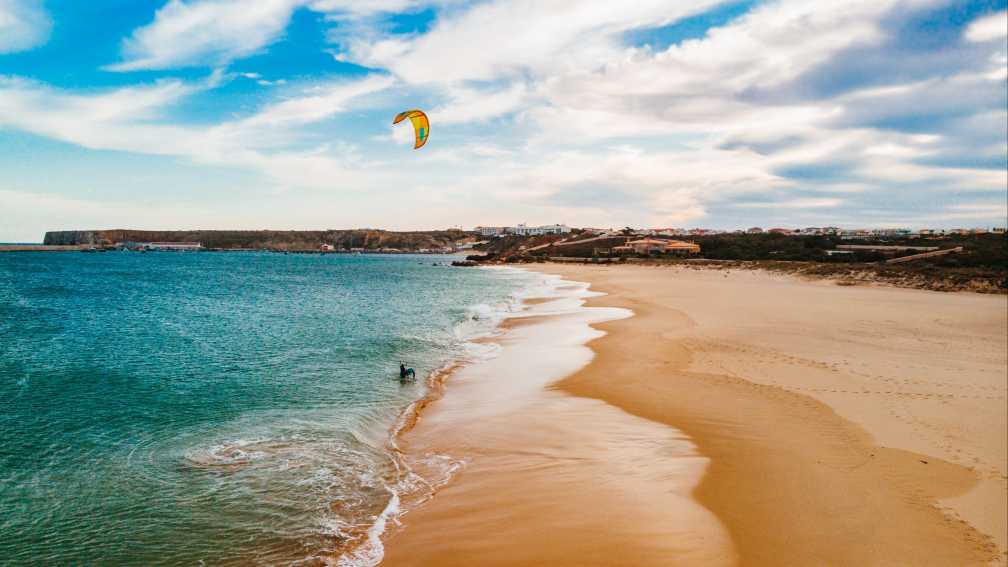 Das ist Kite Foiling – Praia do Martinhal, Sagres, Portugal
