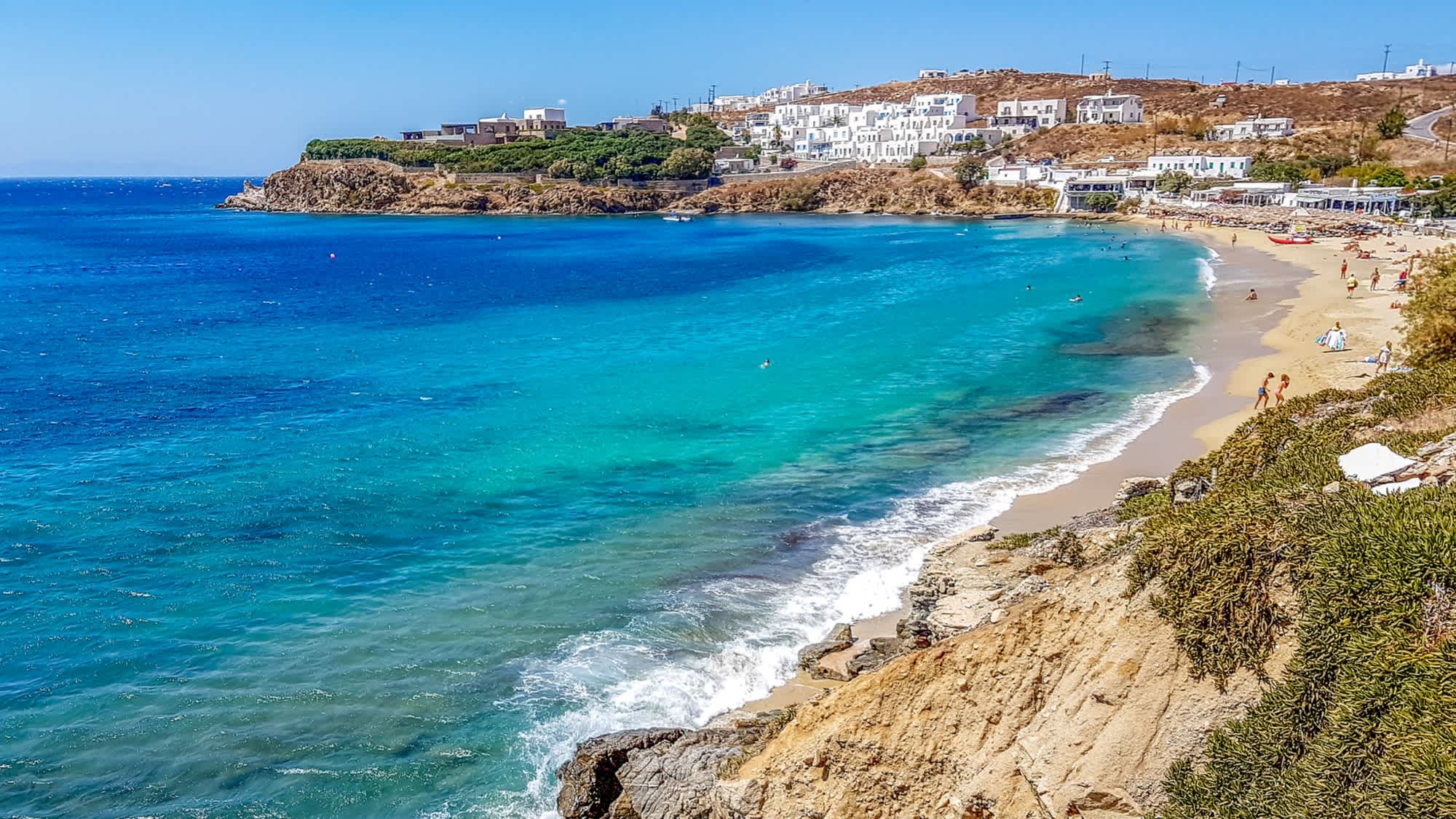 Plage d'Agios Stefanos sur l'île de Mykonos, dans les Cyclades en Grèce.