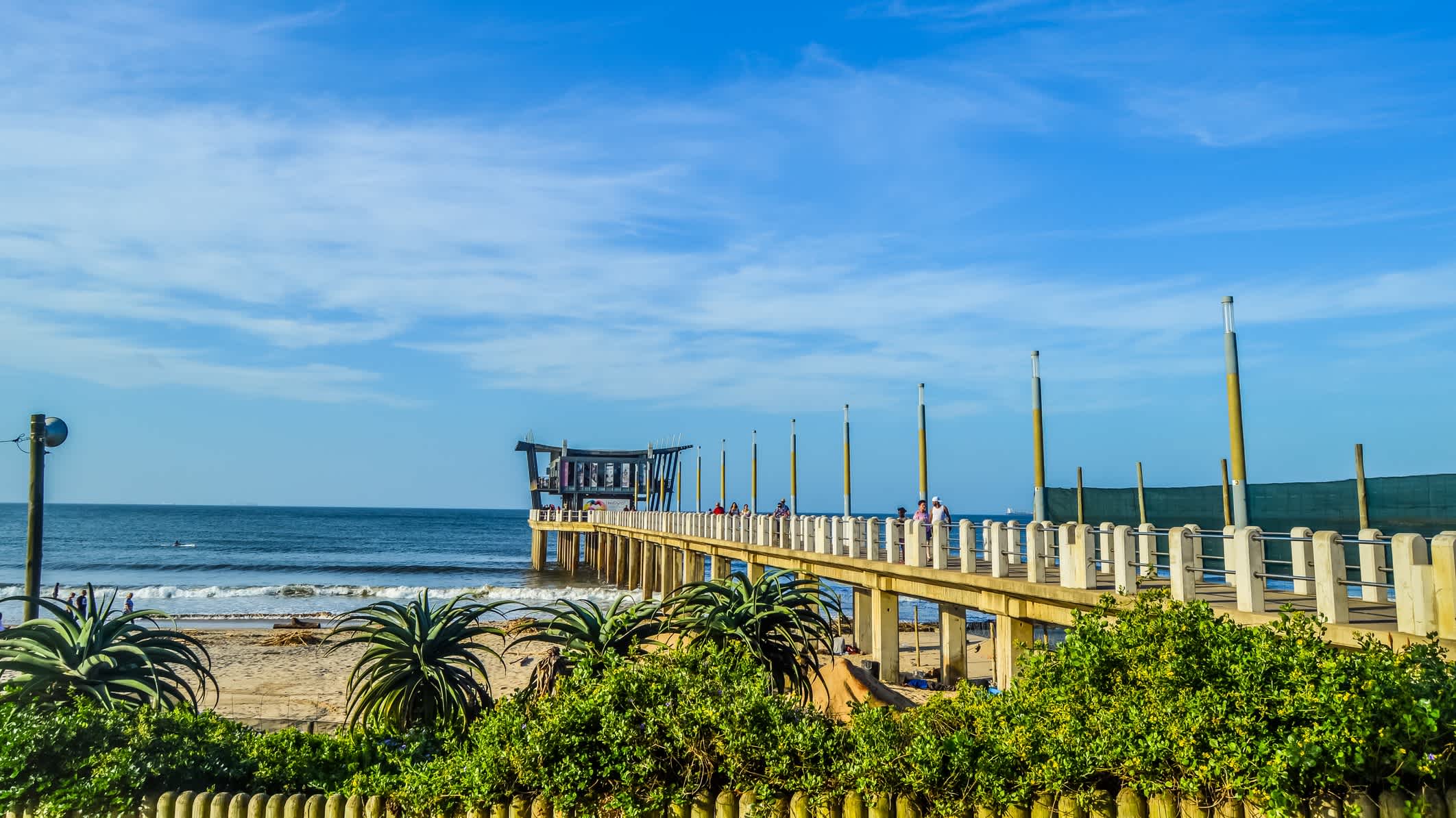 Front de mer de la plage d'Ushaka, située le long de la Golden Mile Beach en Afrique du Sud.