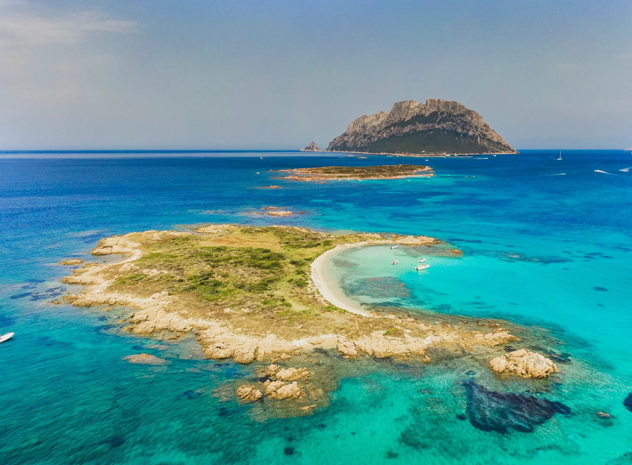 Italien, Sardinien, Tavolara Blick auf mehrere kleine Inseln vor der Küste Olbias