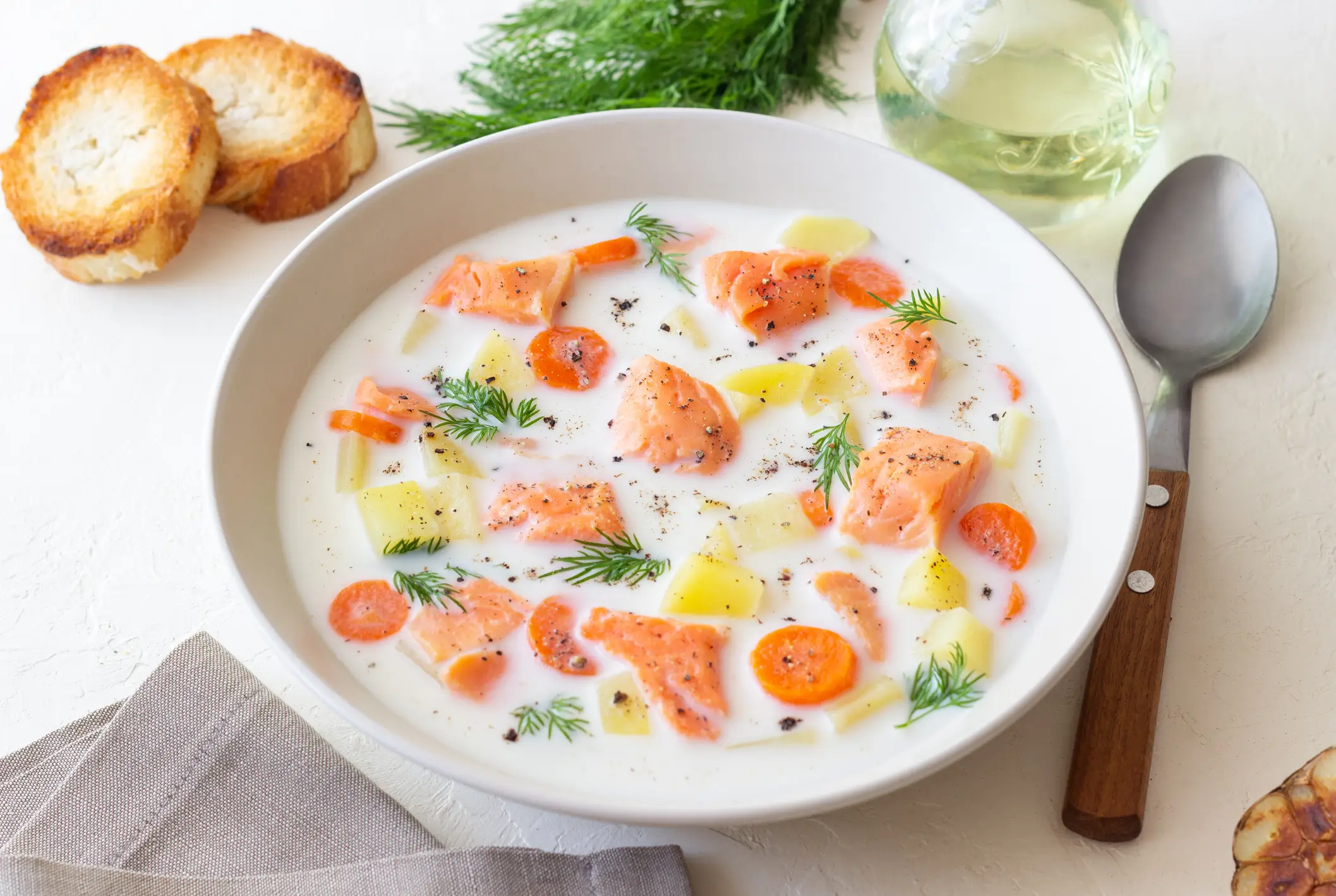 Suppe, Dill, Essgeschirr, Farbbild, Filetiert Suppe, Dill, Essgeschirr, Farbbild, Filetiert