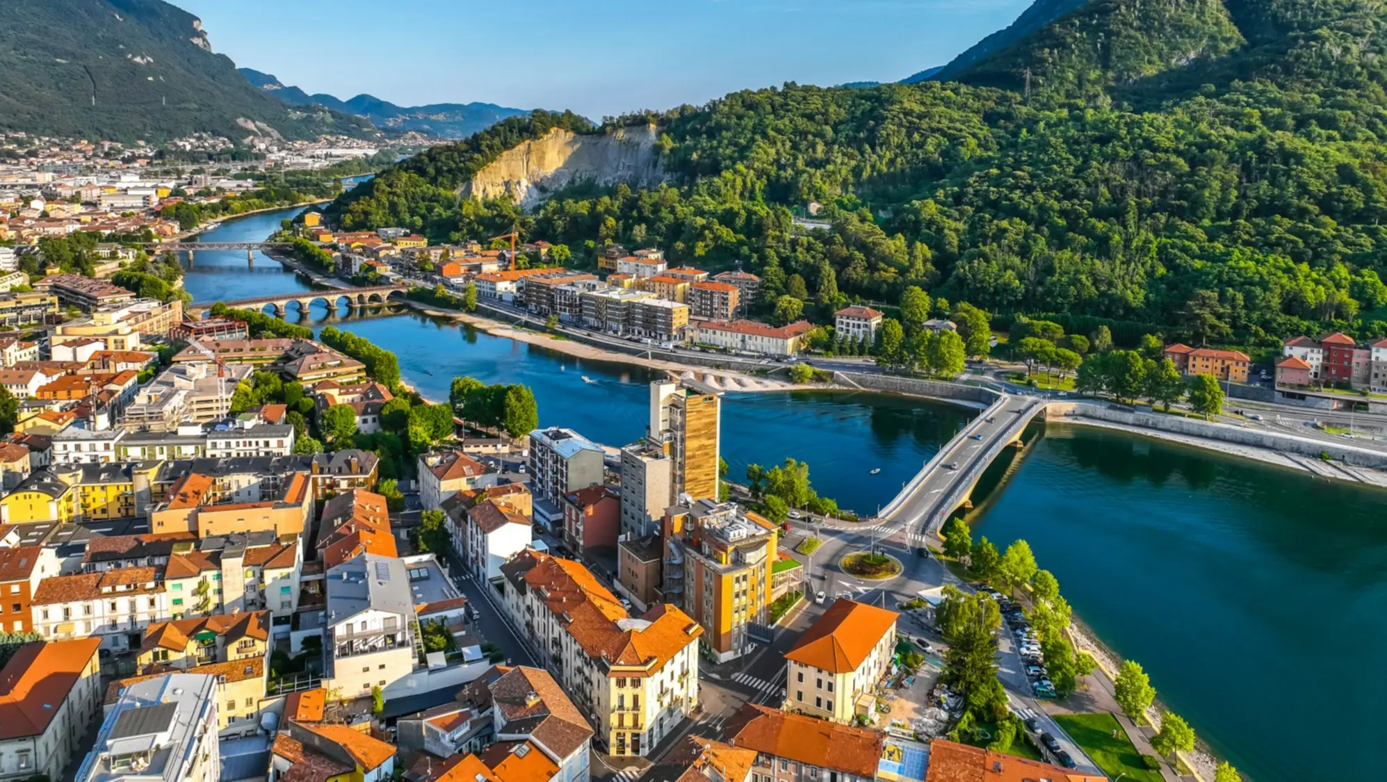 Lecco, Comer See Luftaufnahme der Stadt Lecco am südöstlichen Ufer des Comer Sees in Norditalien