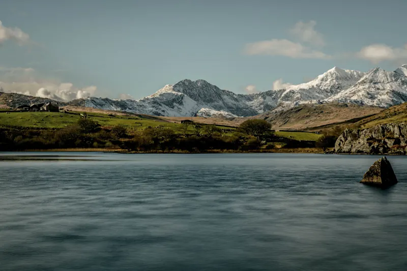 Panorama des lacs de Llynnau Mymbyr à Dyffryn Mymbyr, Pays de Galles, Grande-Bretagne.