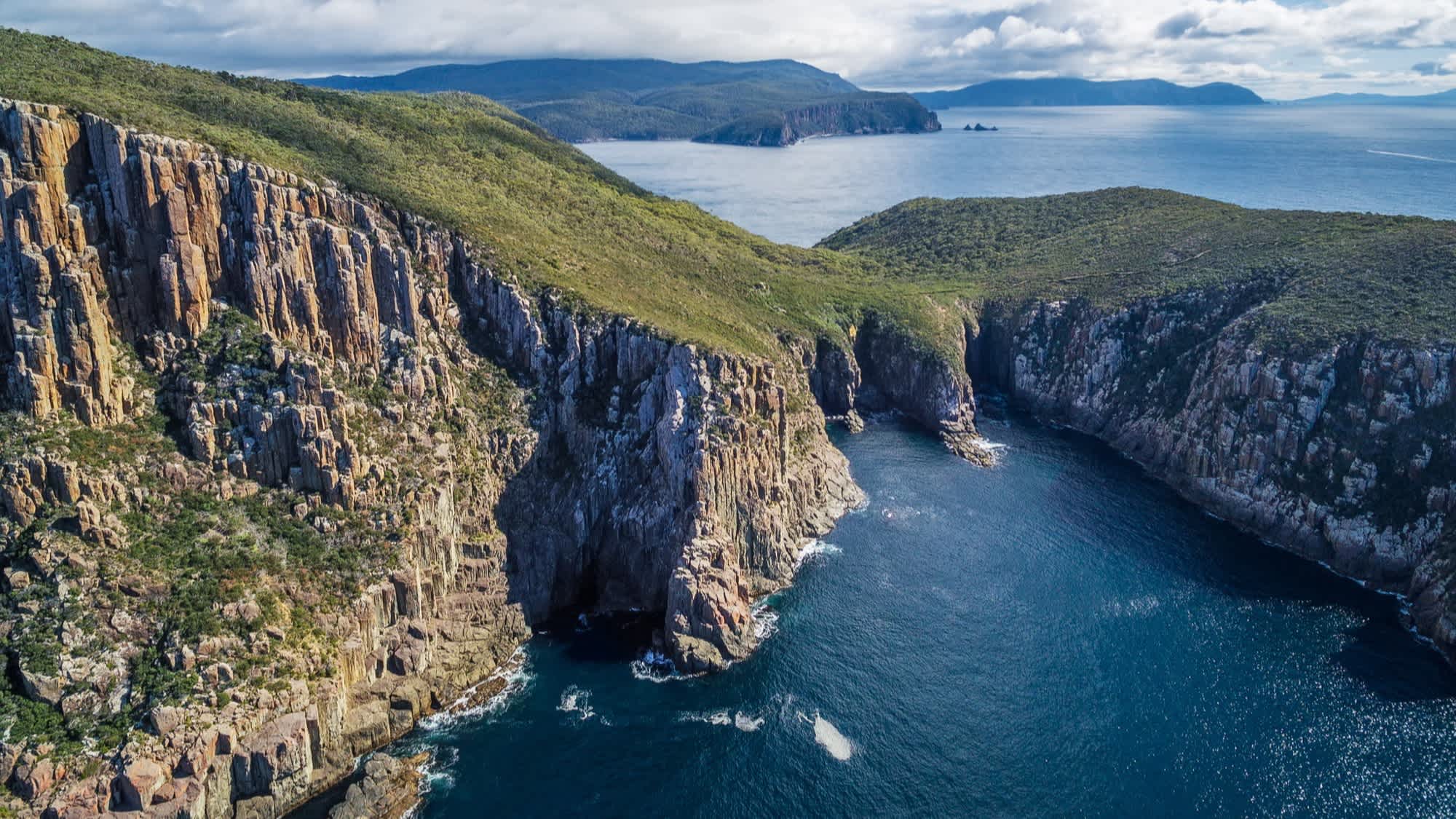 Falaises à Satellite Island