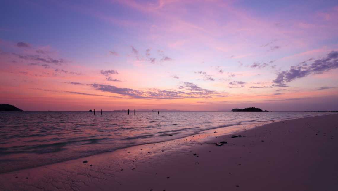Schöner Himmel im Sunset Beach Koh Lipe