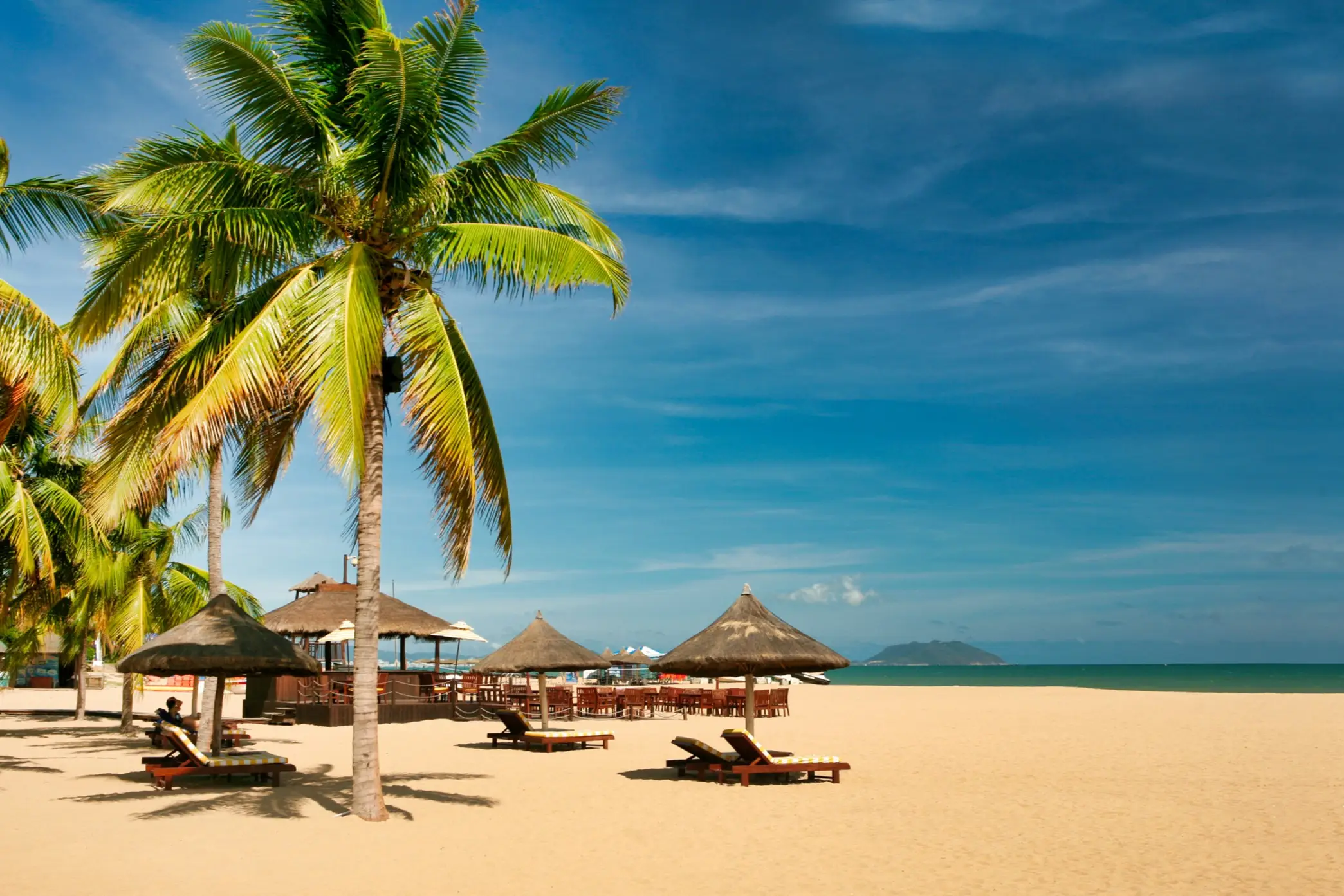 La plage tropicale sur l'île de Hainan, en Chine.