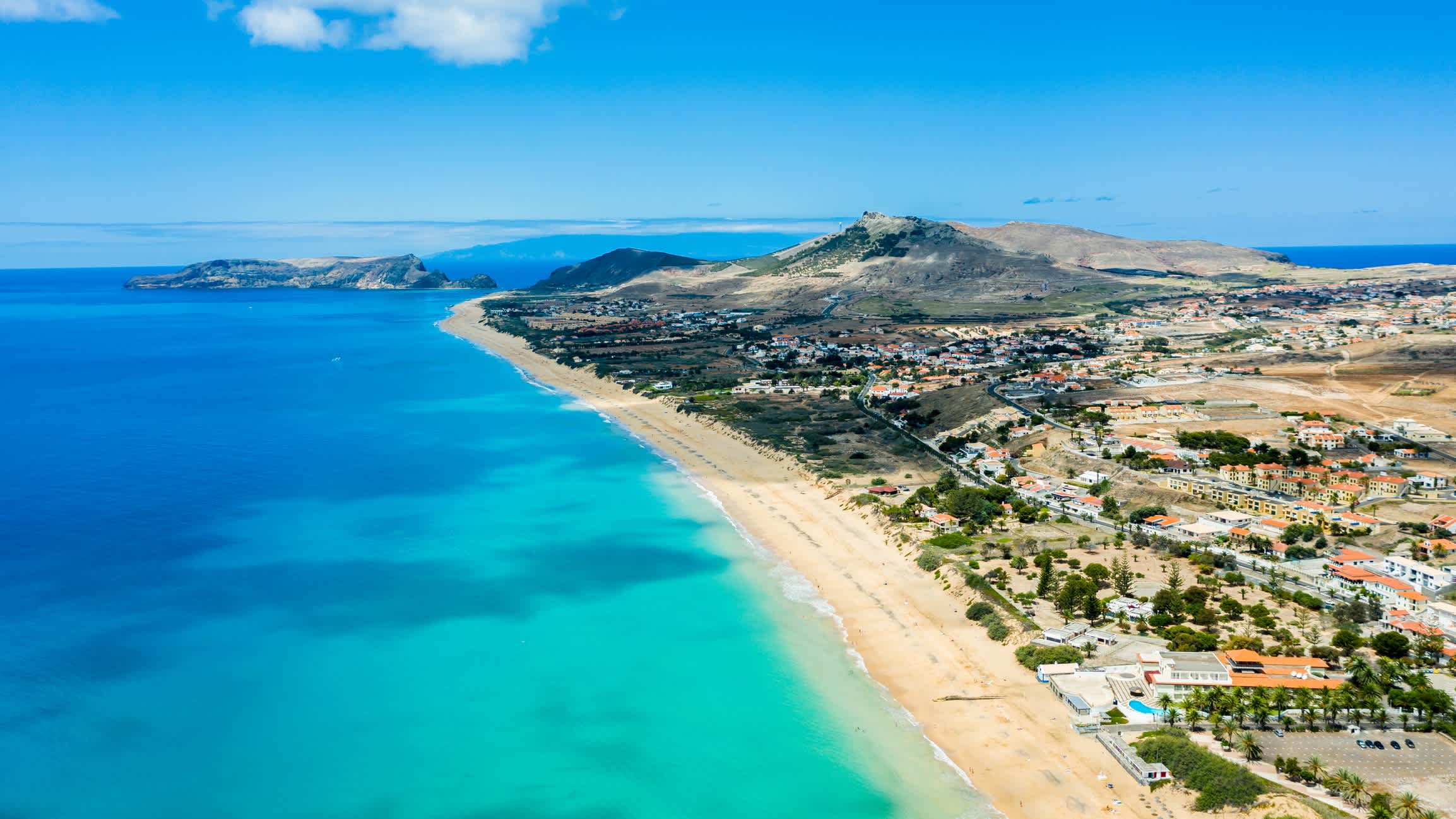 Vue aérienne de la plage de l'île de Porto Santo, à Madère, au Portugal