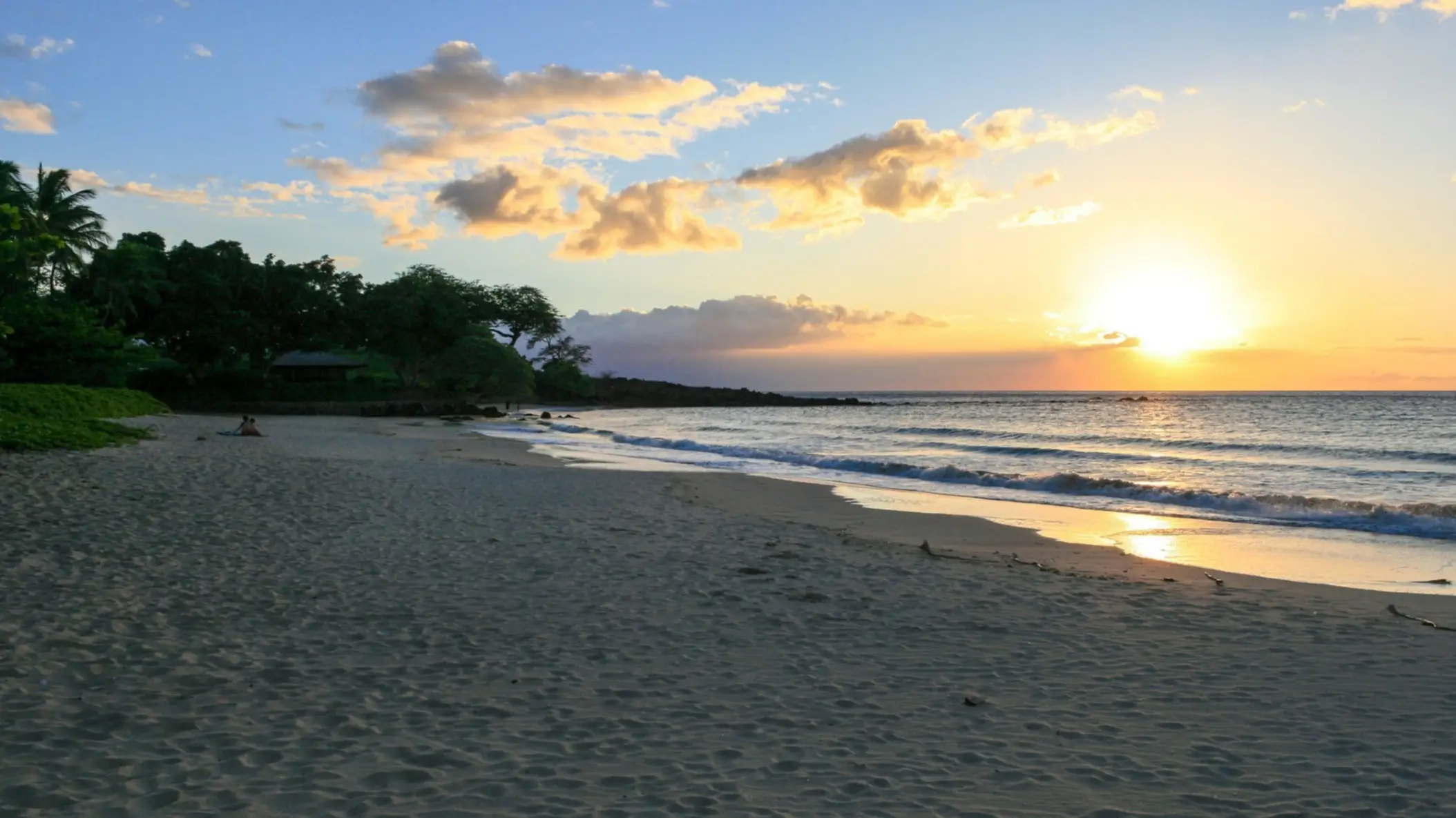 États-Unis Hawaï Mauna Kea Beach Coucher de soleil sur la plage de Mauna Kea, Big Island à Hawaï