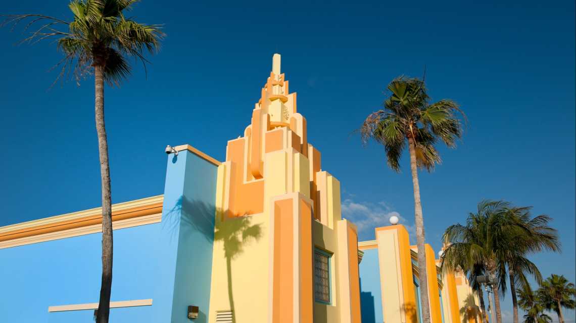 Bâtiments Art déco colorés à Miami Beach, Floride, États-Unis