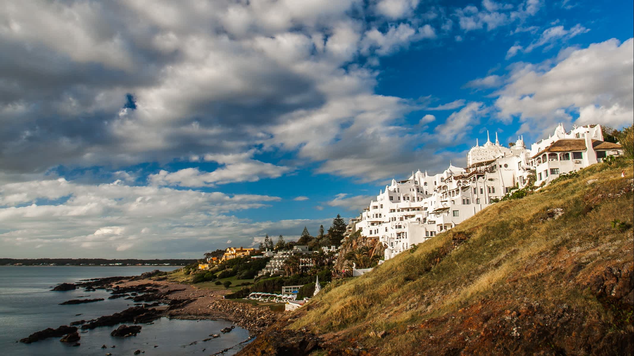 Vue sur Casa Pueblo à Punta Ballena, Uruguay