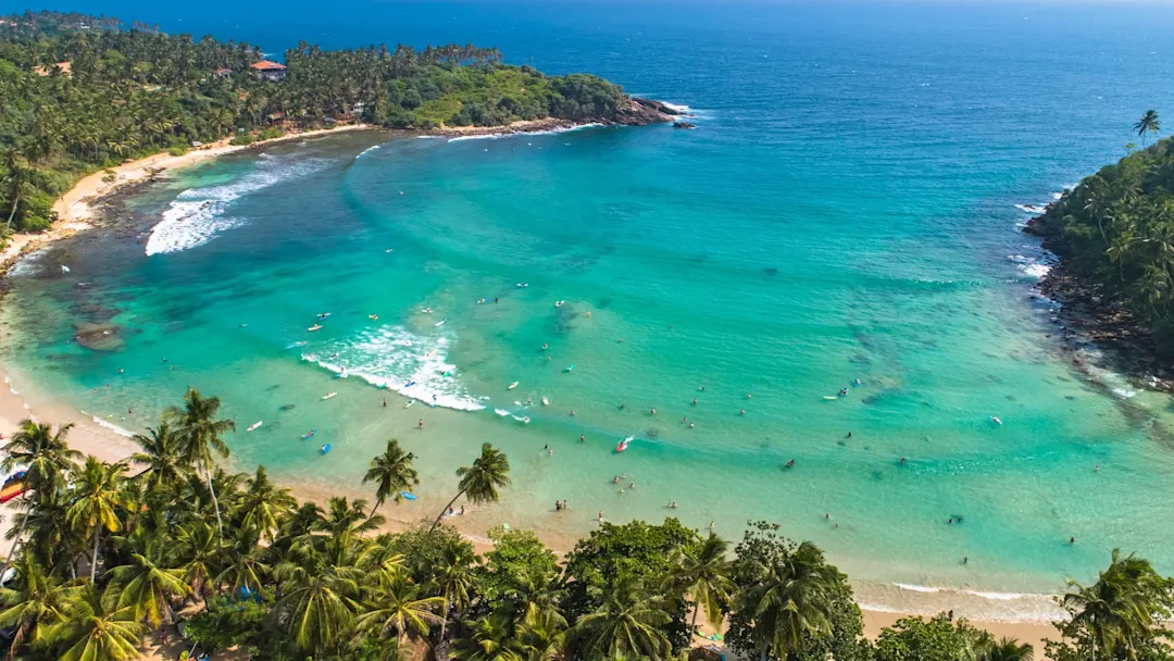 Tropischer Surfstrand Hiriketiya, Dikwella in Sri Lanka