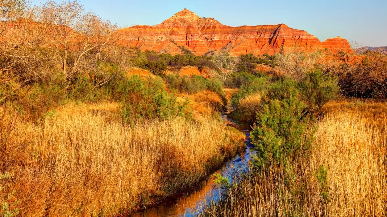 Le deuxième plus grand canyon du pays se trouve au cœur du Texas Panhandle. Le Palo Duro Canyon est un réseau de canyons situé dans l'escarpement de Caprock.