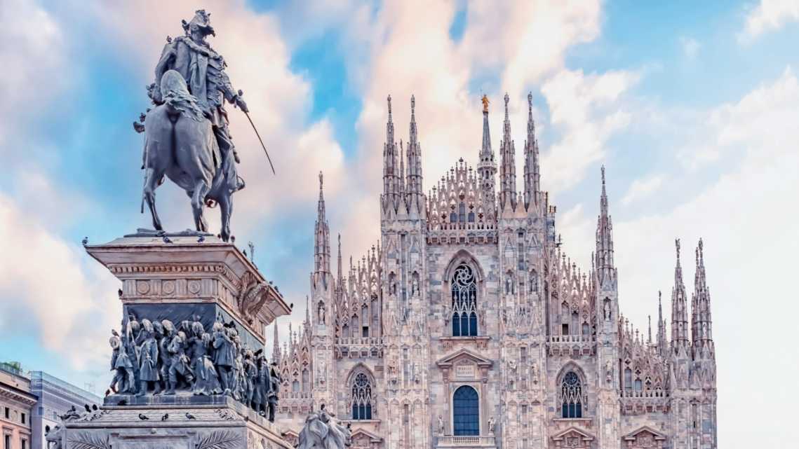 Façade de la cathédrale de Milan, Italie