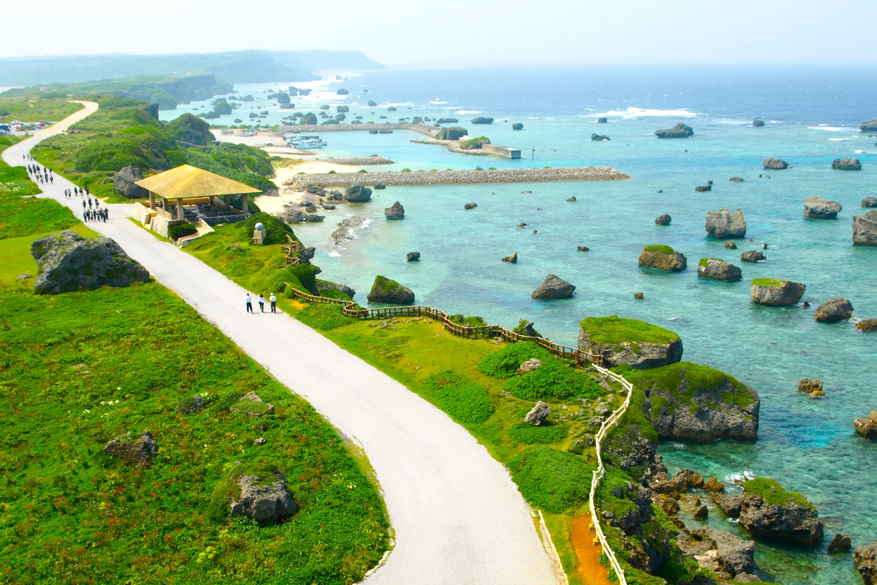 Paysage de Miyakojima à Okinawa vu de haut, Japon.