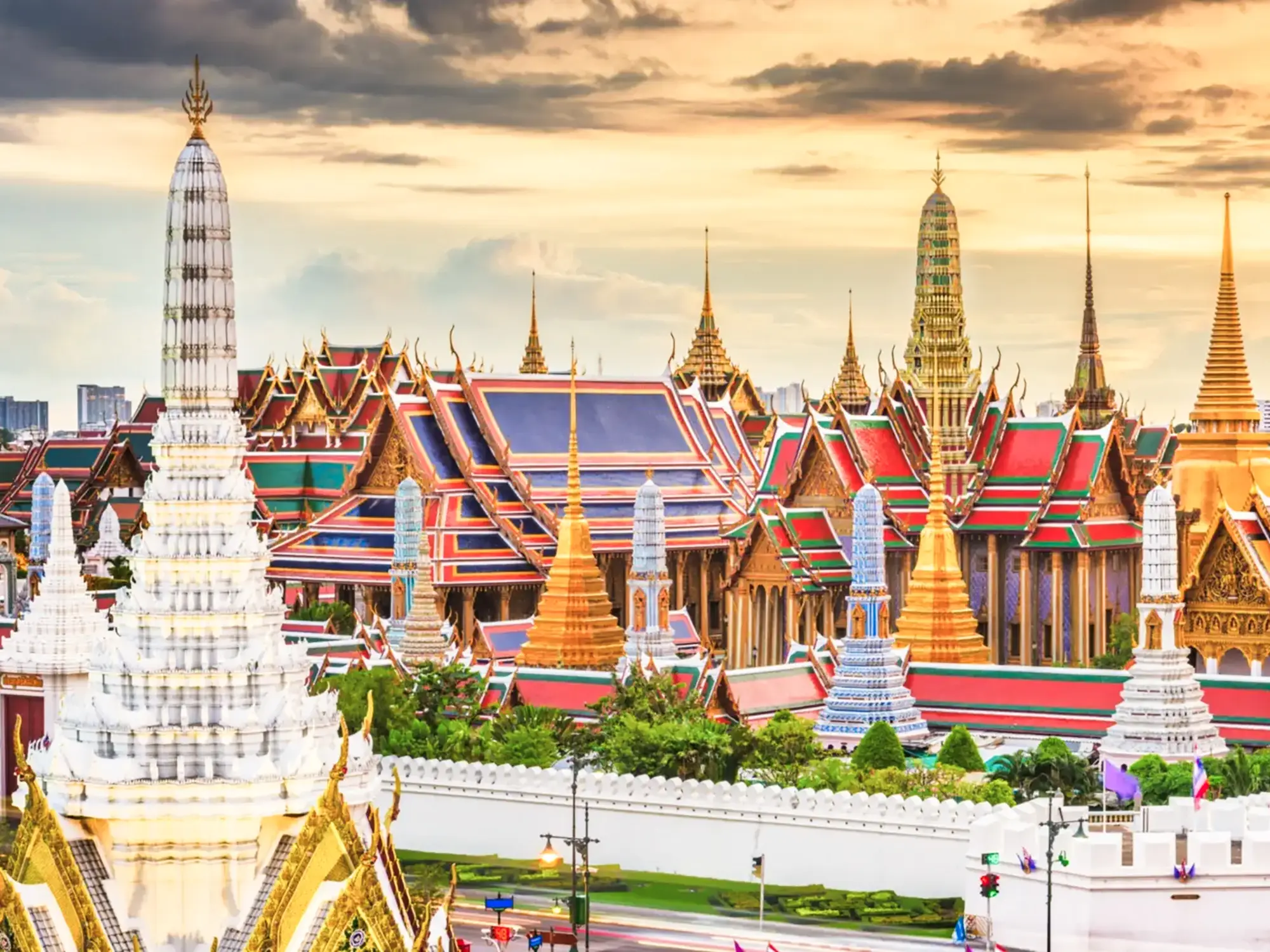 Thaïlande, Bangkok, Grand Palace Magnifique complexe de temples du Grand Palais au coucher du soleil, Bangkok, Thaïlande.
