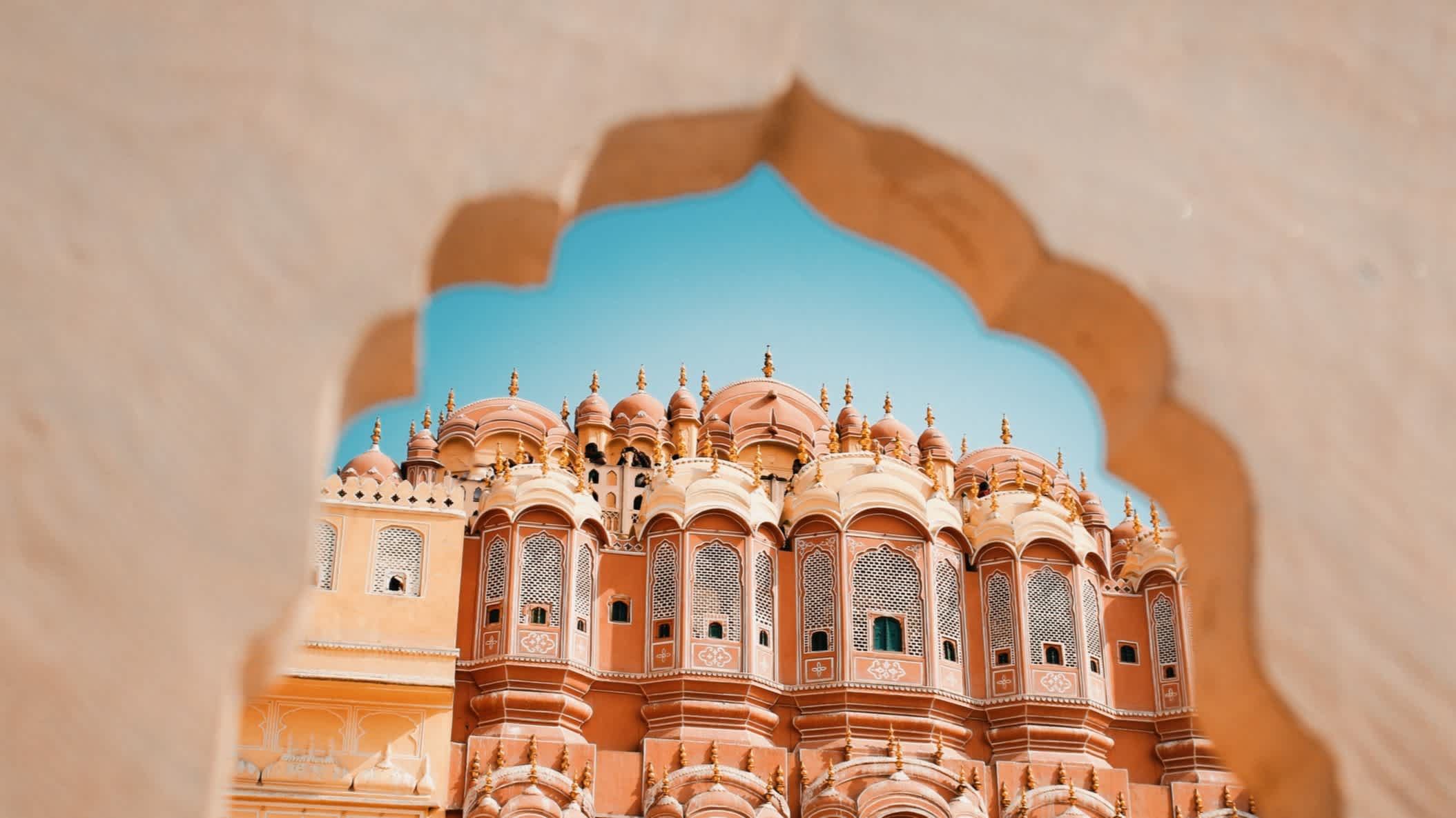 Innenseite der Hawa Mahal (Palast der Winde) in Jaipur, Indien.