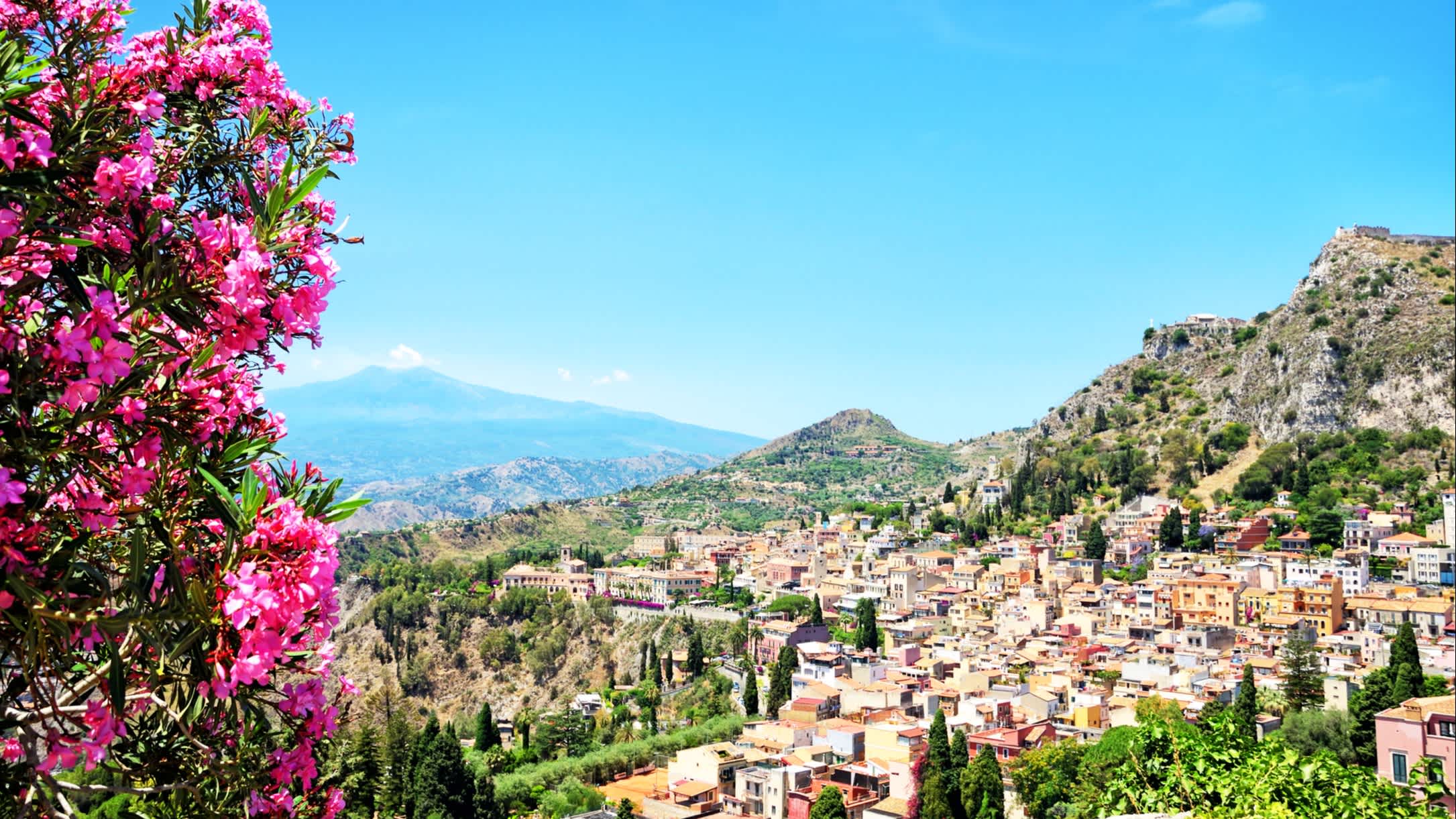 Vue panoramique de la ville de Taormine, en Sicile, en Italie