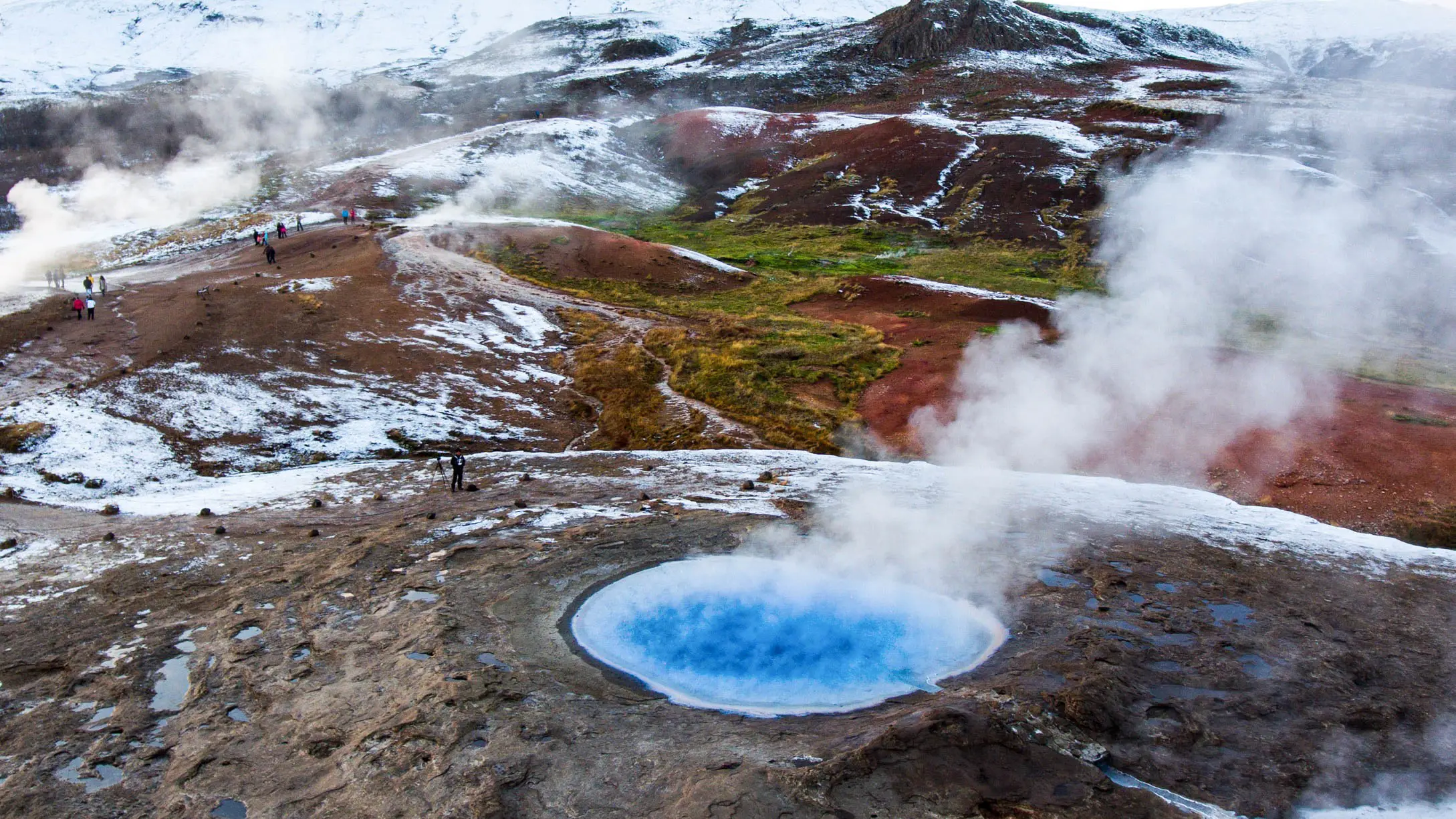 Island Geysir Golden Circle Geysir im Haukadalur-Tal im Sonnenlicht in Island