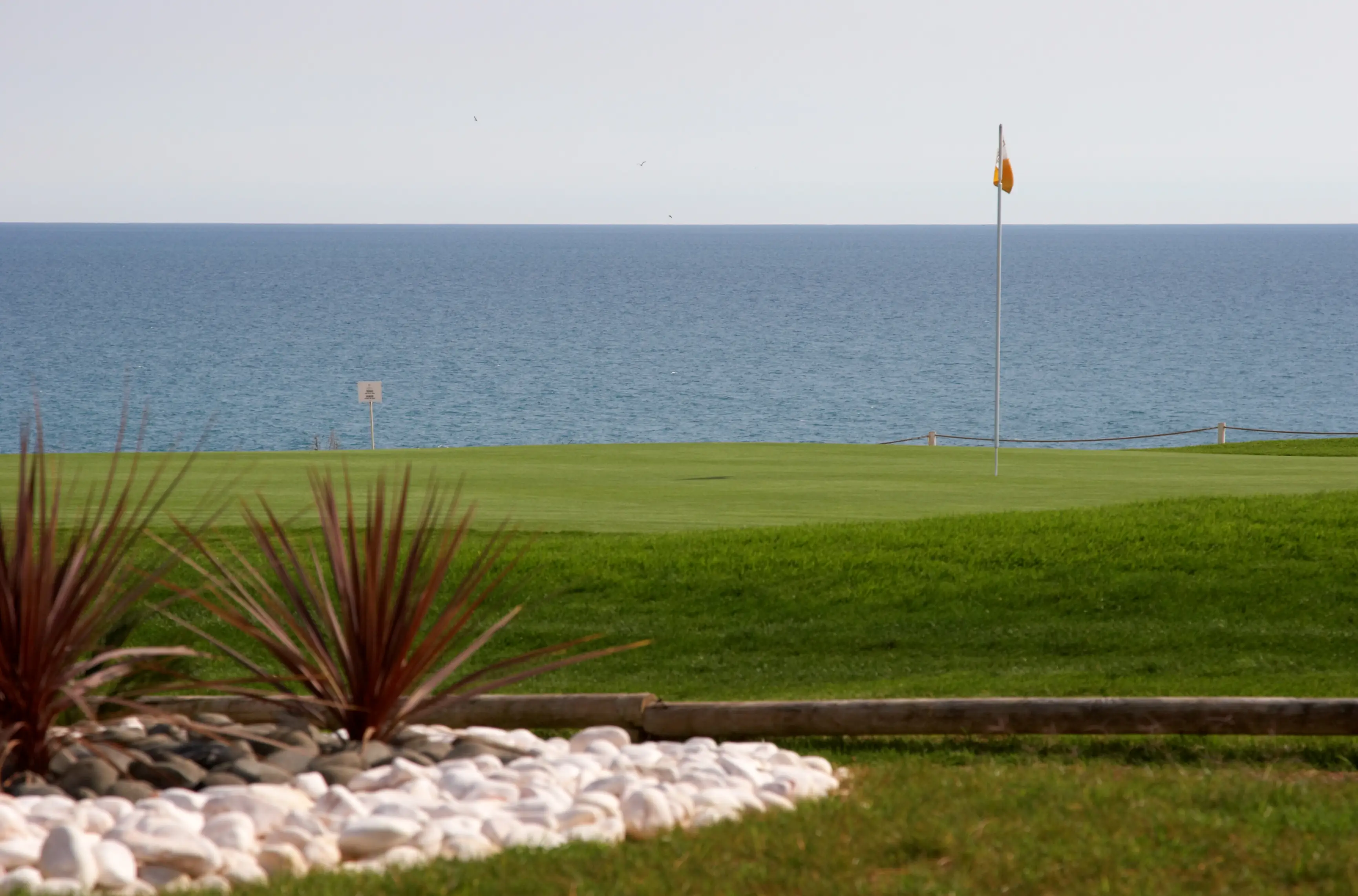 Portugal, Algarve, Golf Golfplatz mit Blick auf das Meer, Algarve, Portugal.