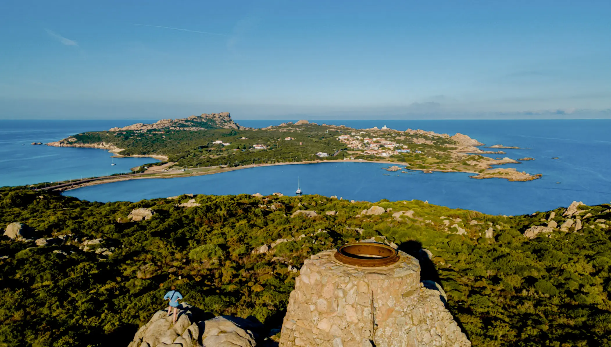 Vue aérienne de la péninsule de Capo Testa, Sardaigne, Italie