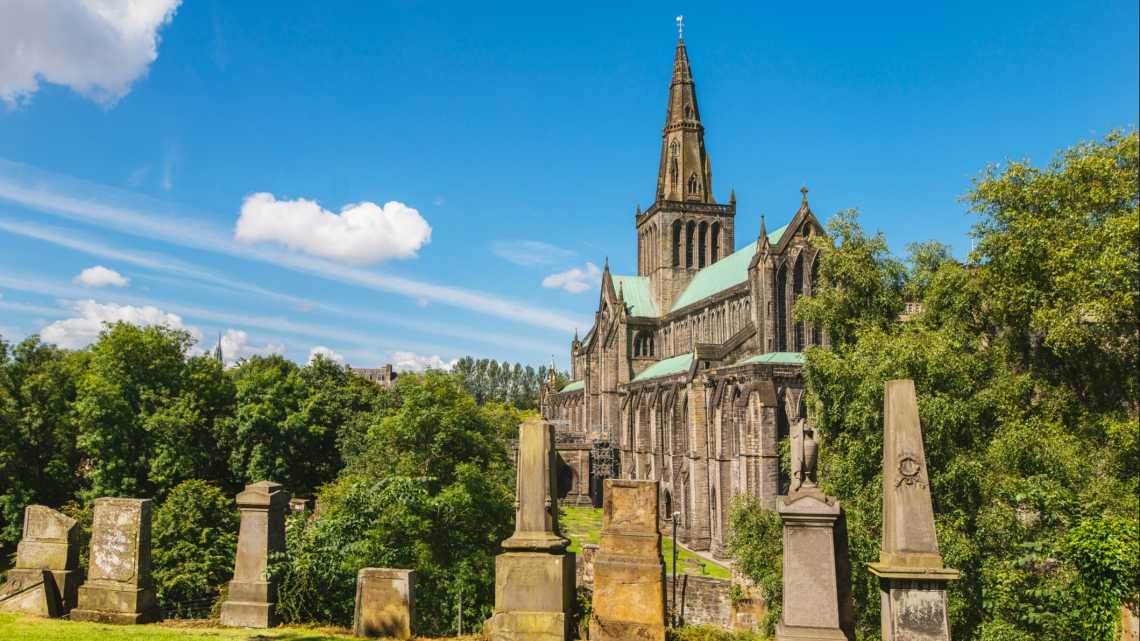 Vue de la cathédrale et de la nécropole de Glasgow, Écosse