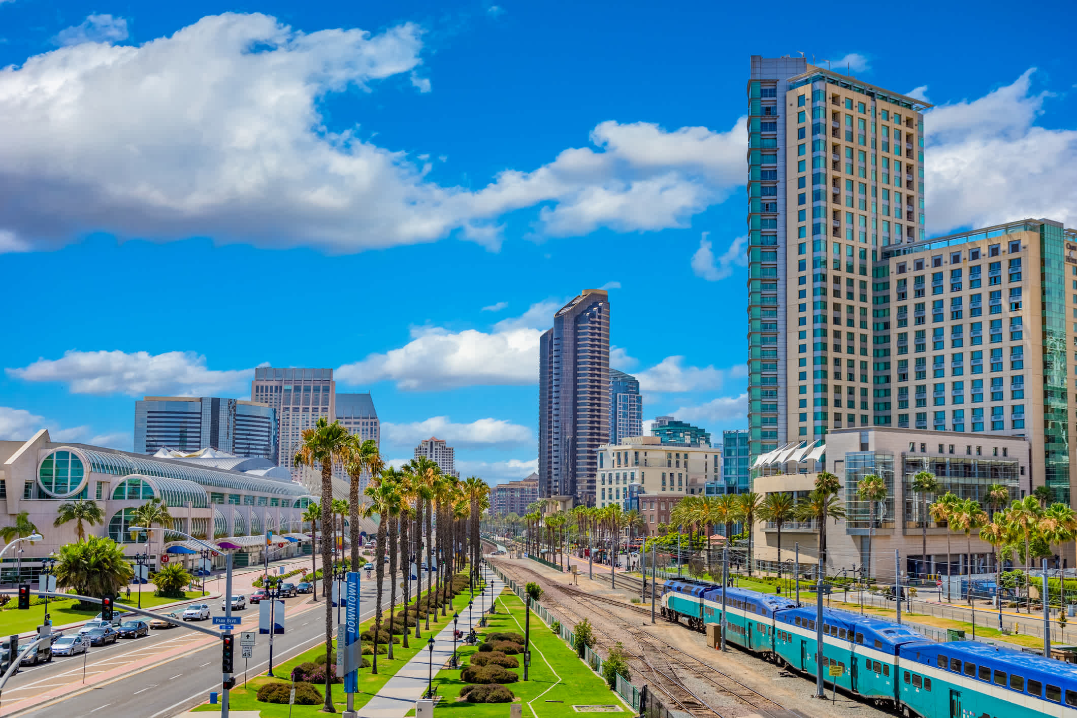 Die Innenstadt von Stadtbild mit Wolkenkratzern der Skyline von San Diego, Ca