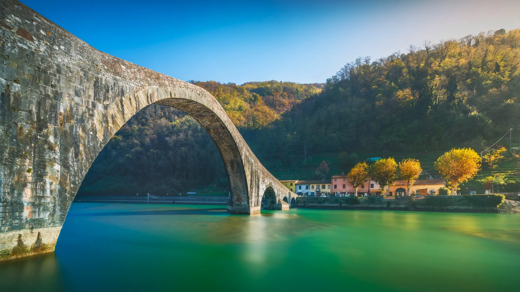 Garfagnana, Toscane Le pont du Diable ou Ponte della Maddalena dans la Garfagnana. Toscane, Italie