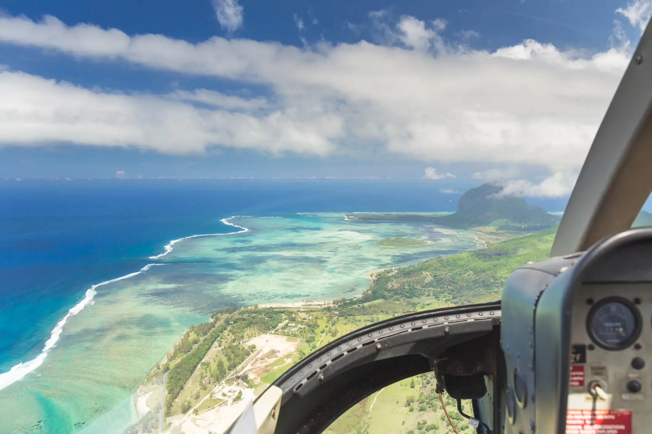 Mauritius, Le Morne Brabant Blick vom Hubschrauber auf die Halbinsel Le Morne Brabant, Mauritius.
