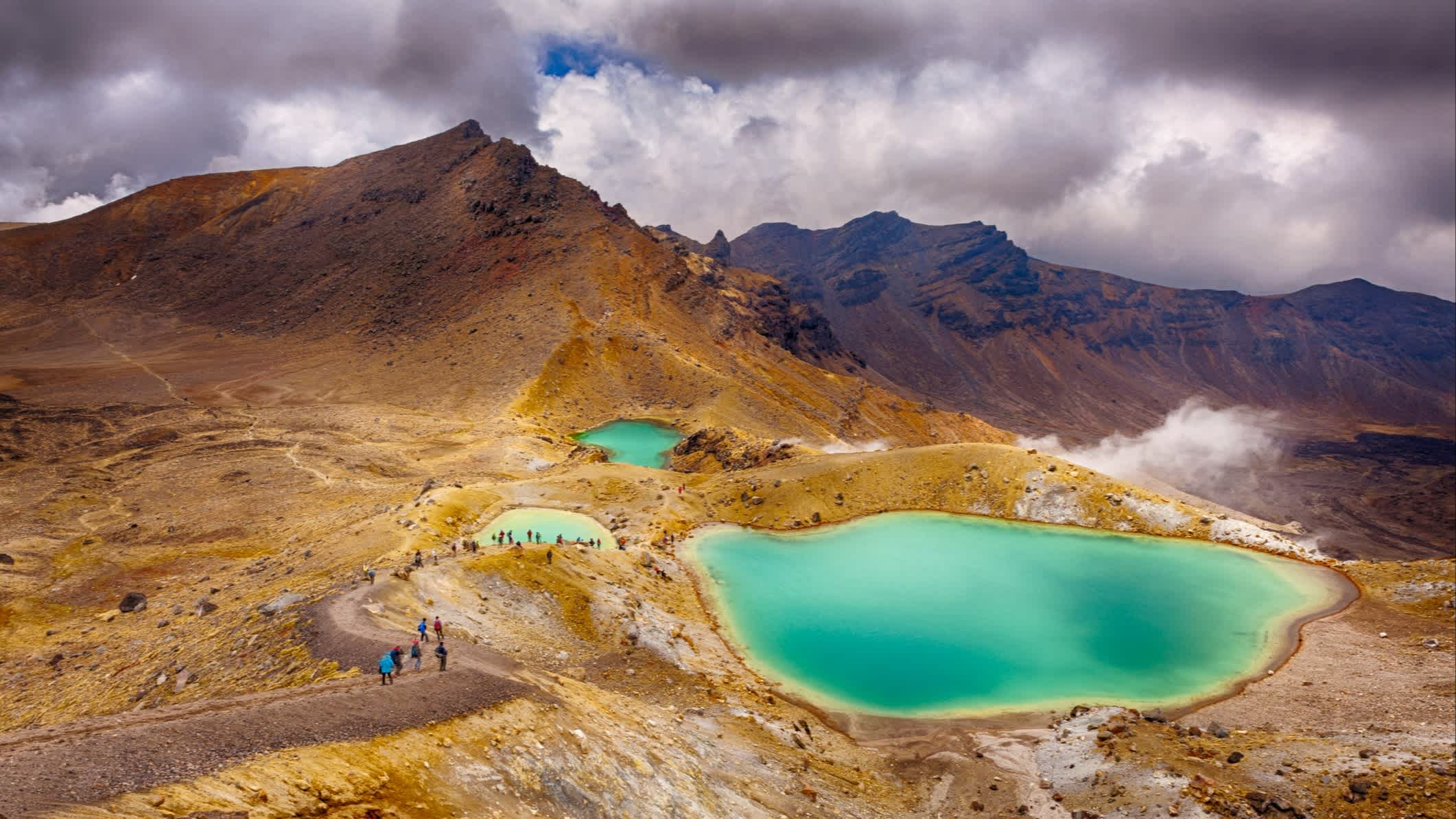 Blick auf wunderschöne Seen im Tongariro National Park, Neuseeland