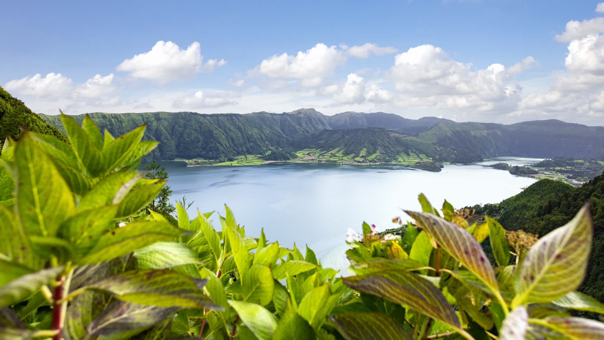 Blick auf die Caldera auf der Insel São Miguel, Azoren, Portugal. 