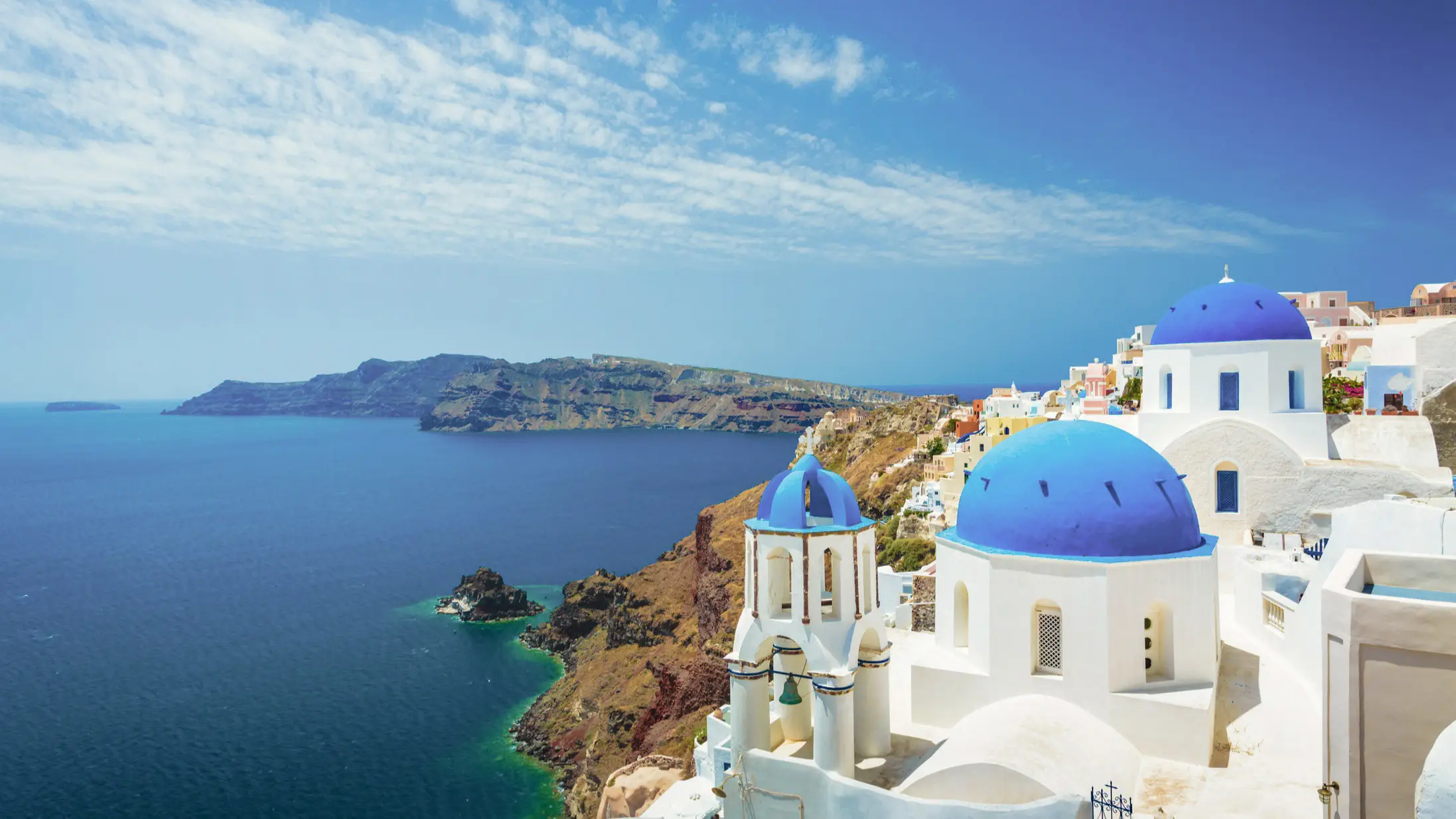 Griechenland, Santorin, Oia Blick auf die Kirche in Oia, Santorin, Griechenland