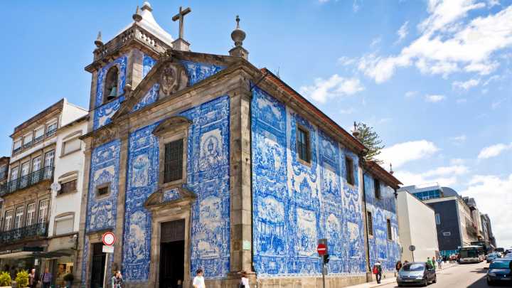 Discover beautiful blue churches on a Porto vacation