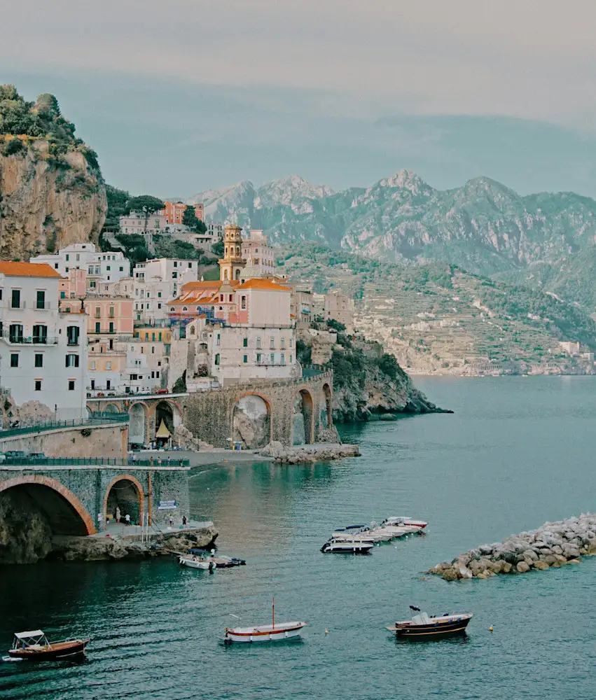 Morgen Blick auf Amalfi Stadtbild