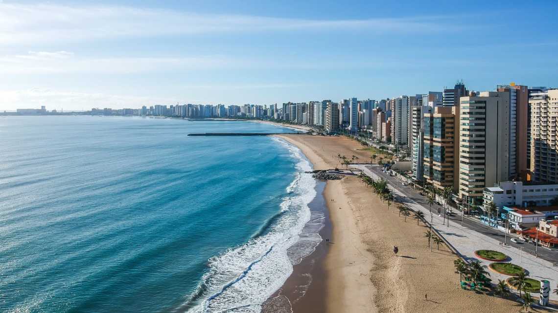 Vue aérienne de la plage de Praia de Iracema, Fortaleza, Ceara, Brésil 