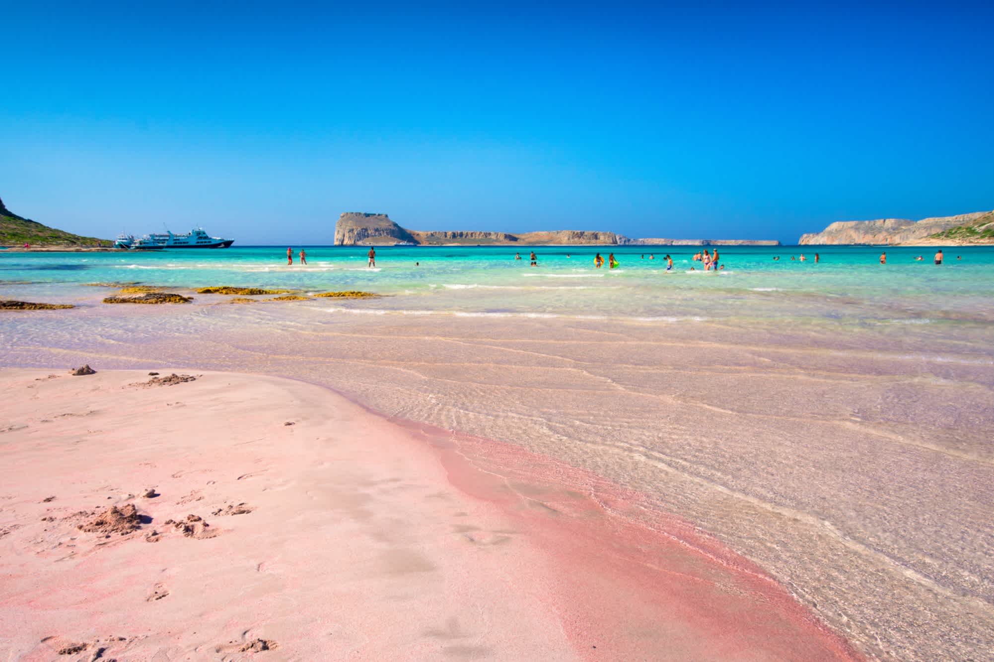 Rosa Sandstrand und kristallklares Wasser am Elafonisi-Strand