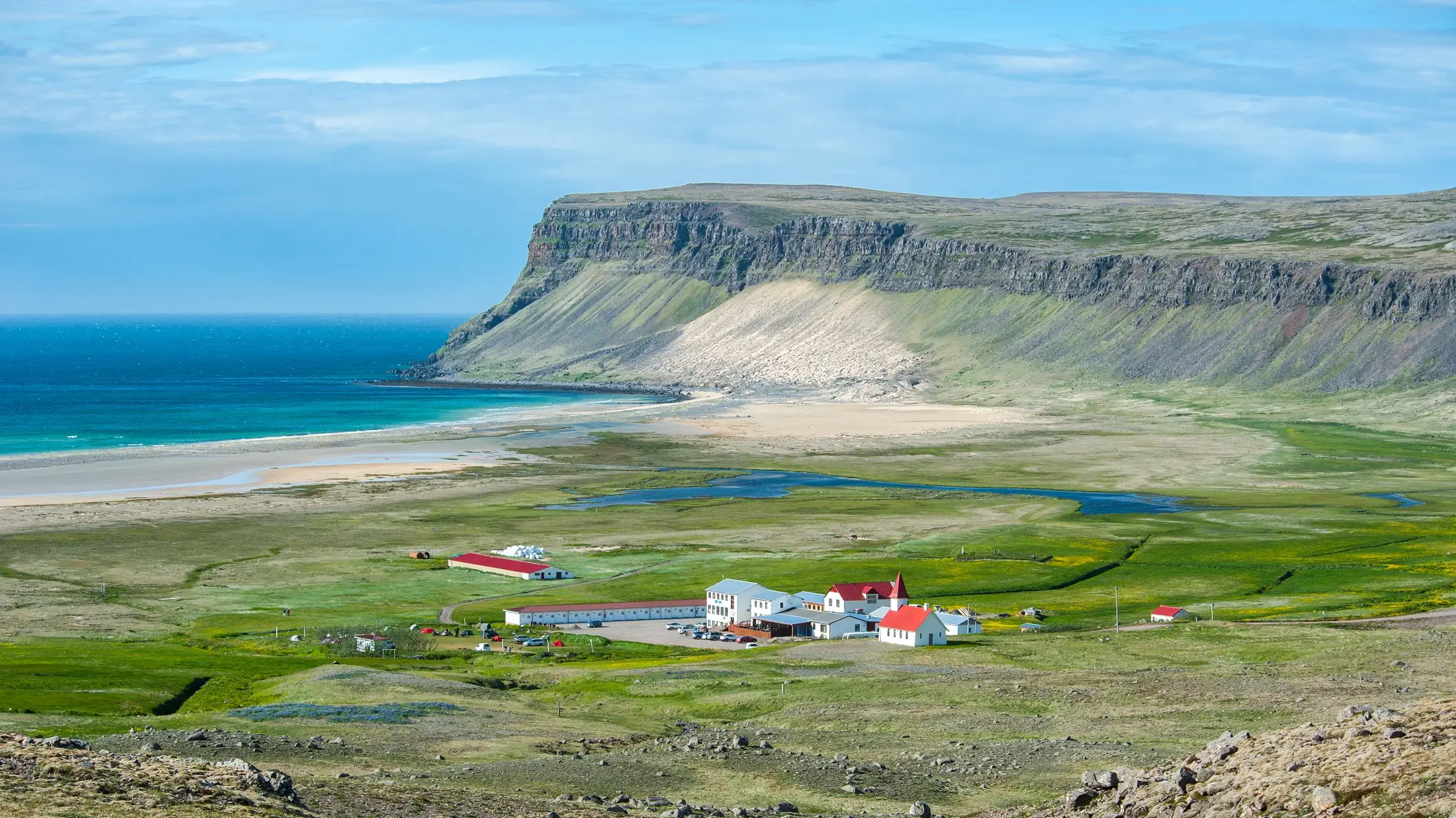 Islande, Patrekfjordur, Breidavik Breidavik village à Patrekfjordur, Fjords de l'Ouest, Islande.