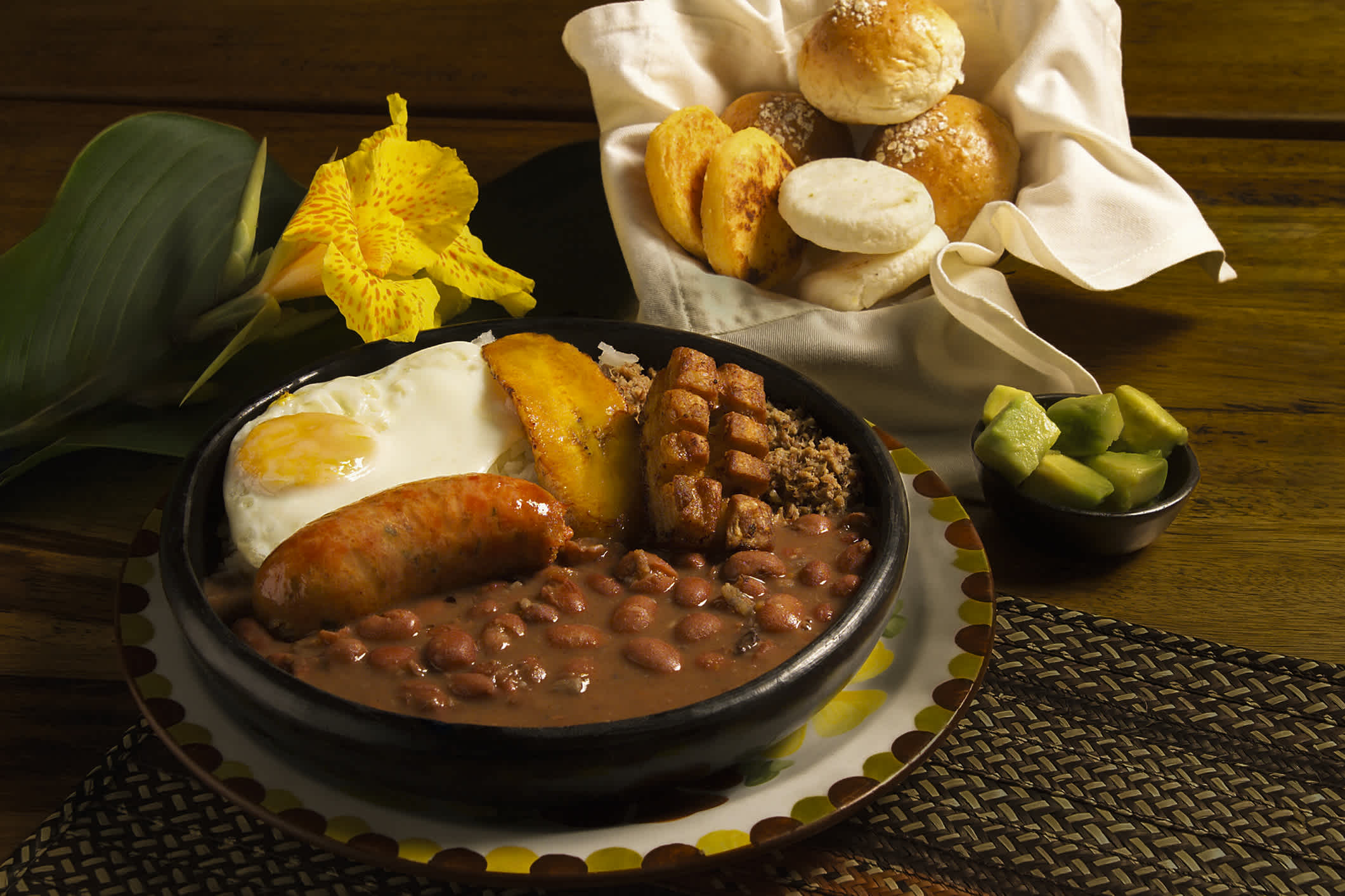 Bandeja Paisa, typisch kolumbianisches Essen.