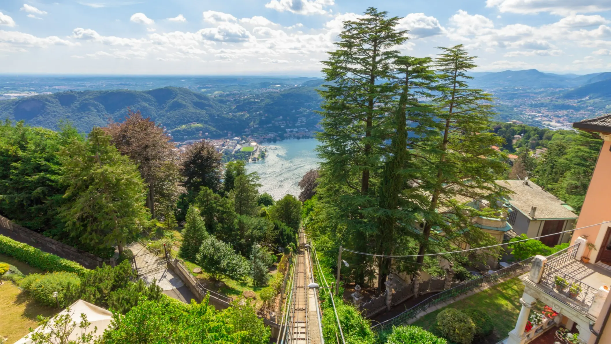 Brunate, Comer See Hochwinkelansicht des Comer Sees gegen den Himmel